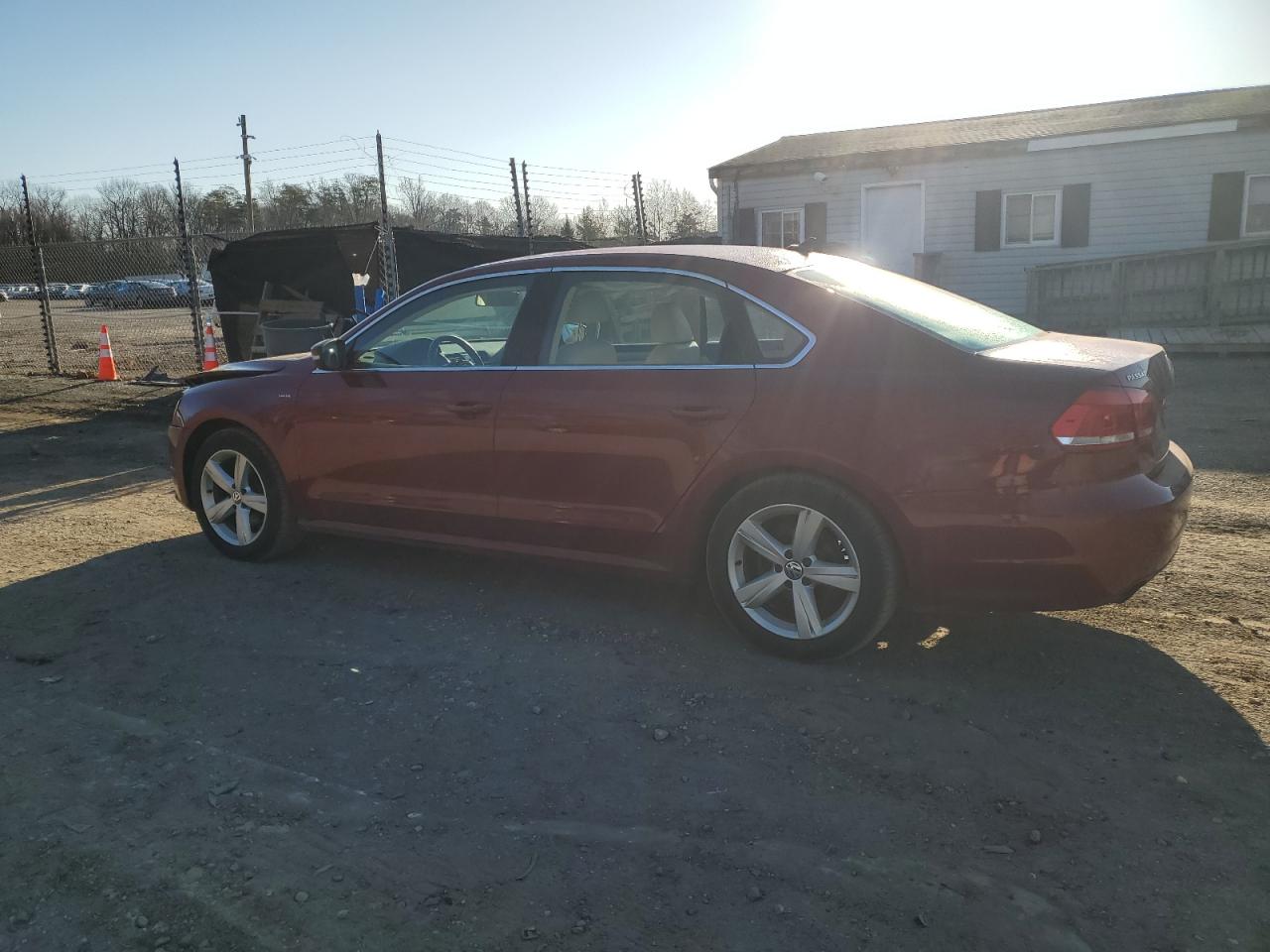 2015 Volkswagen Passat - Image 2