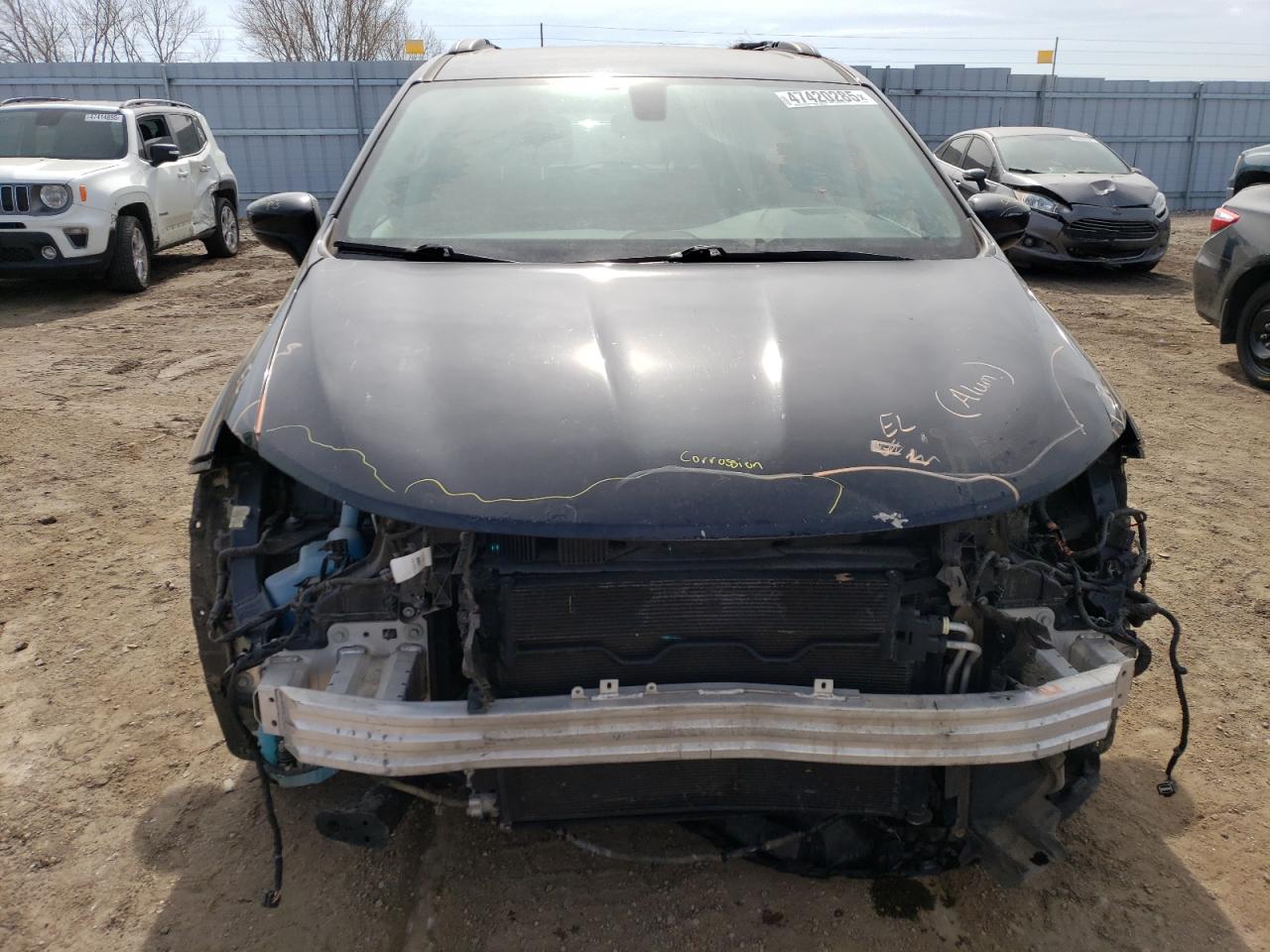 2017 Chrysler Pacifica - Image 5