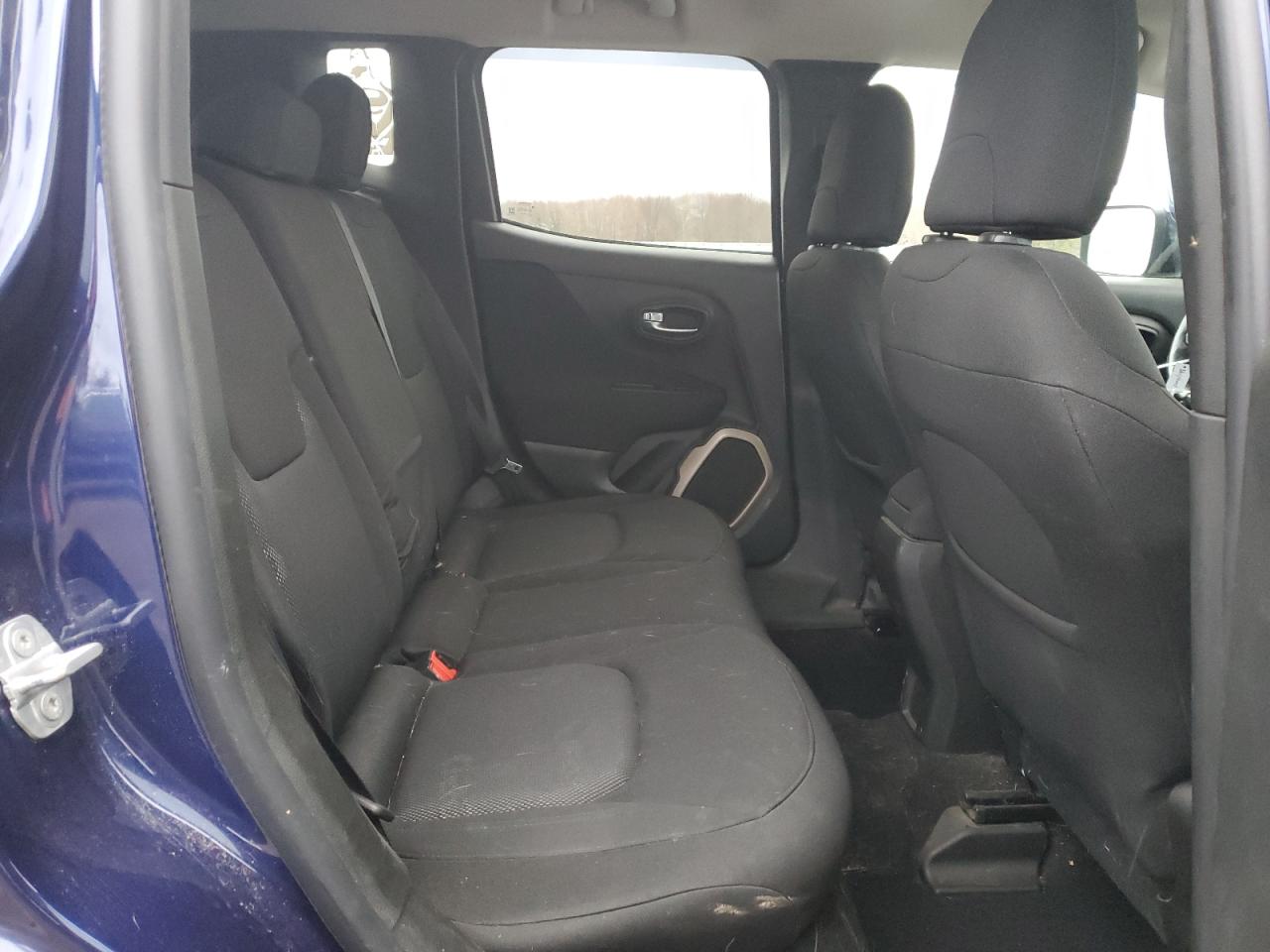 2017 Jeep Renegade - Image 11
