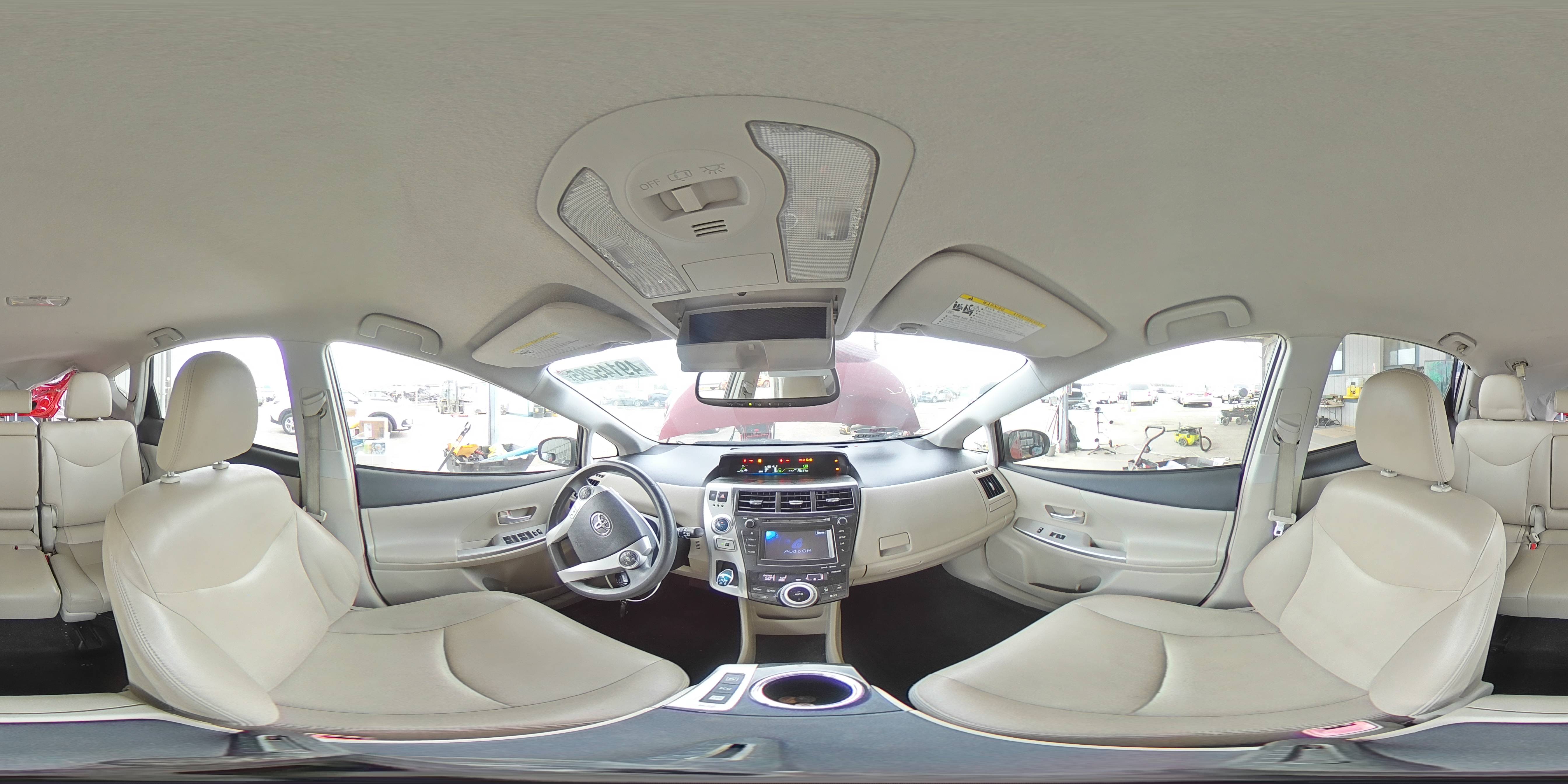 2012 Toyota Prius - Image 13