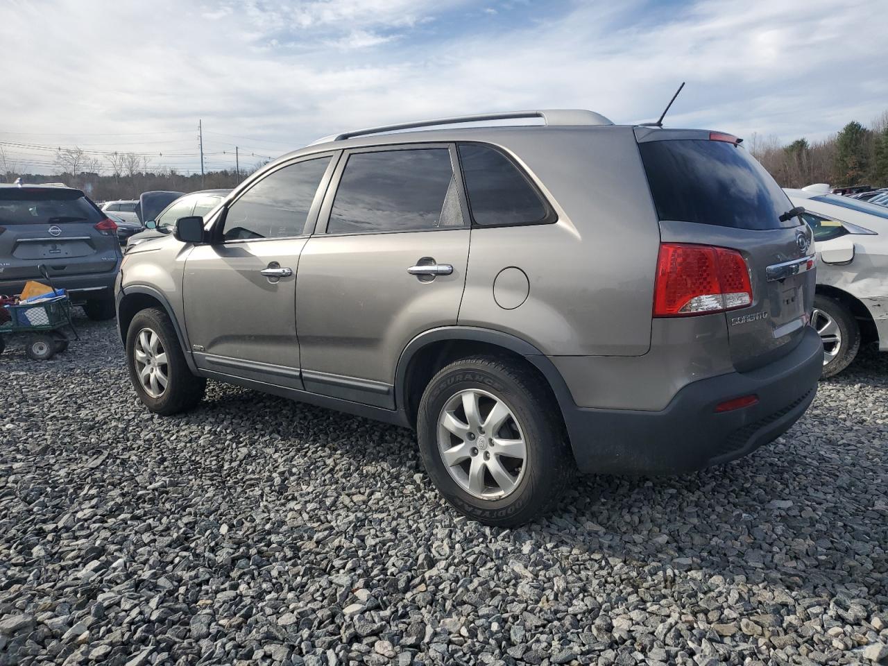 2011 Kia Sorento - Image 2