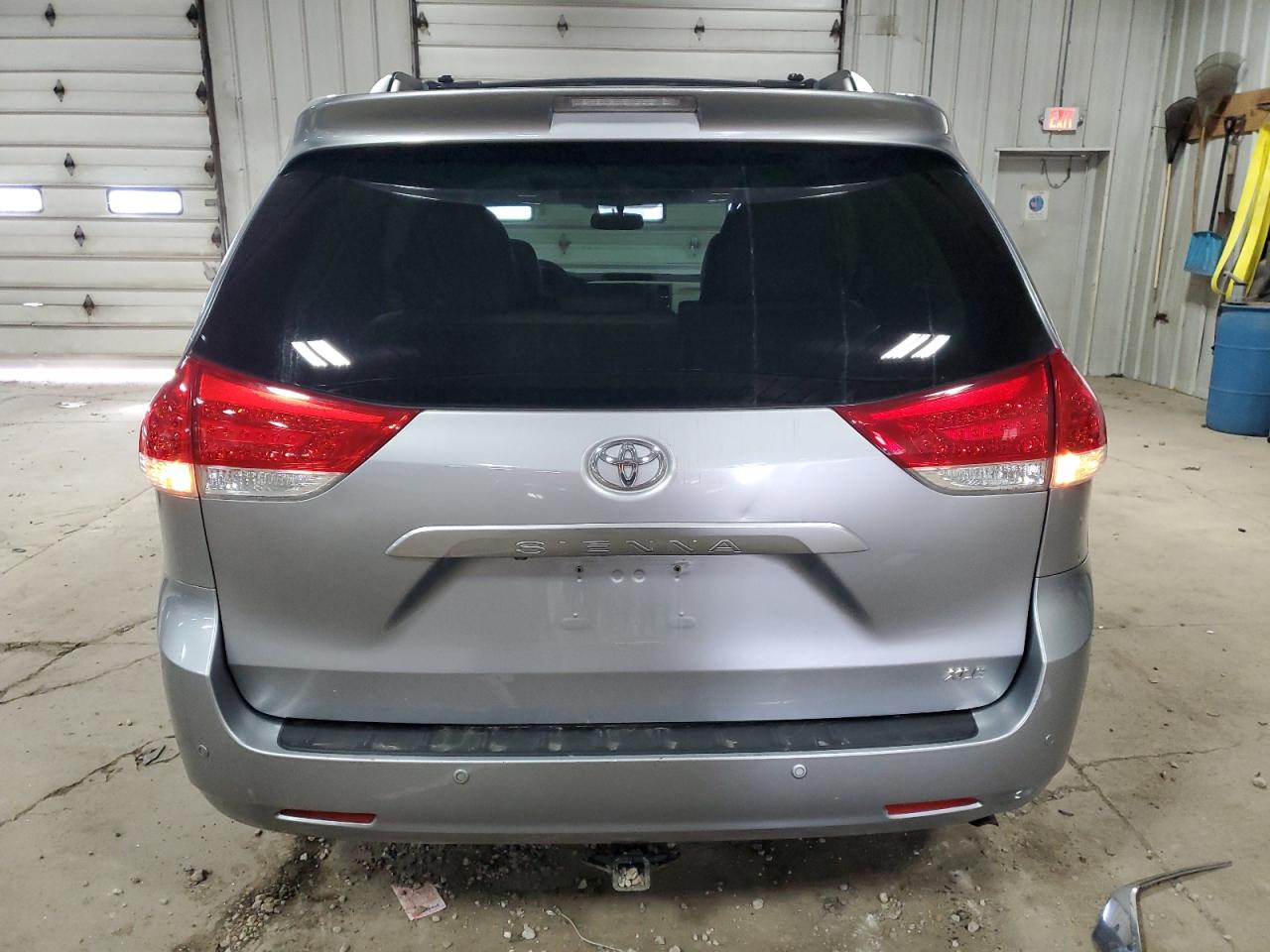 2013 Toyota Sienna - Image 6