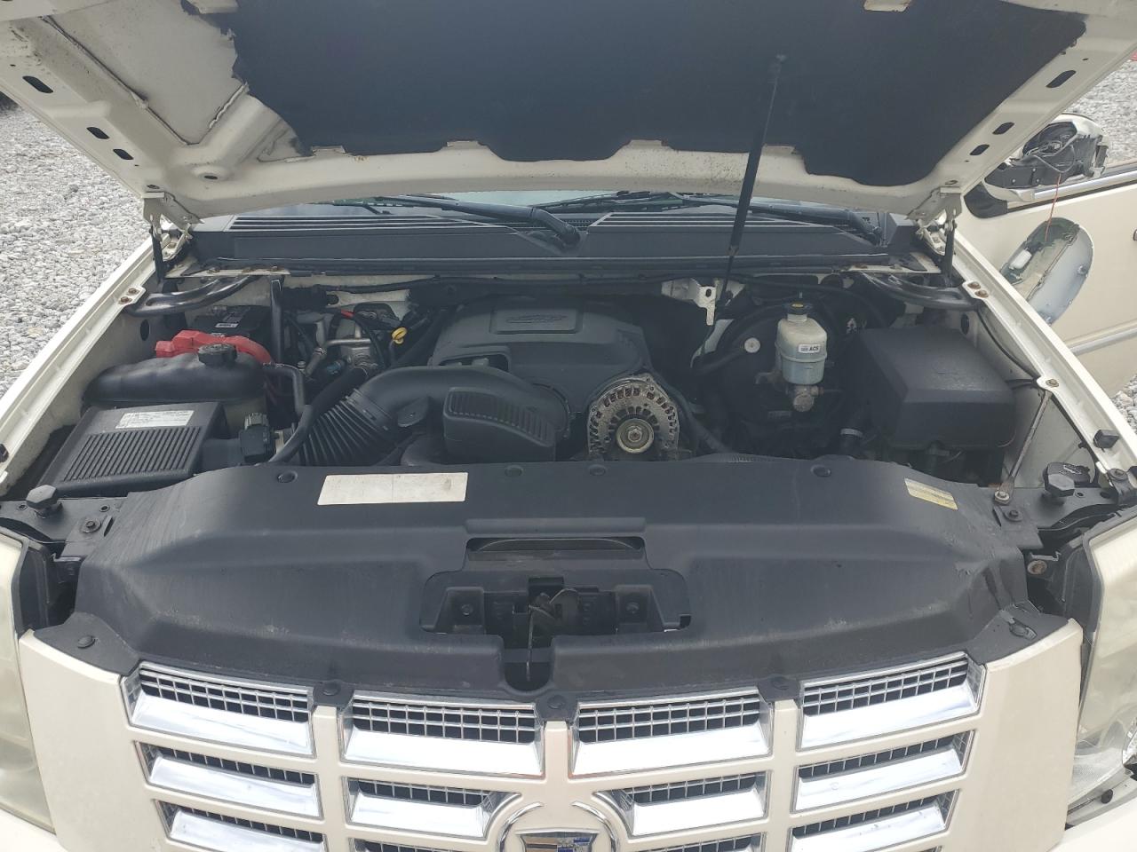2009 Cadillac Escalade - Image 14