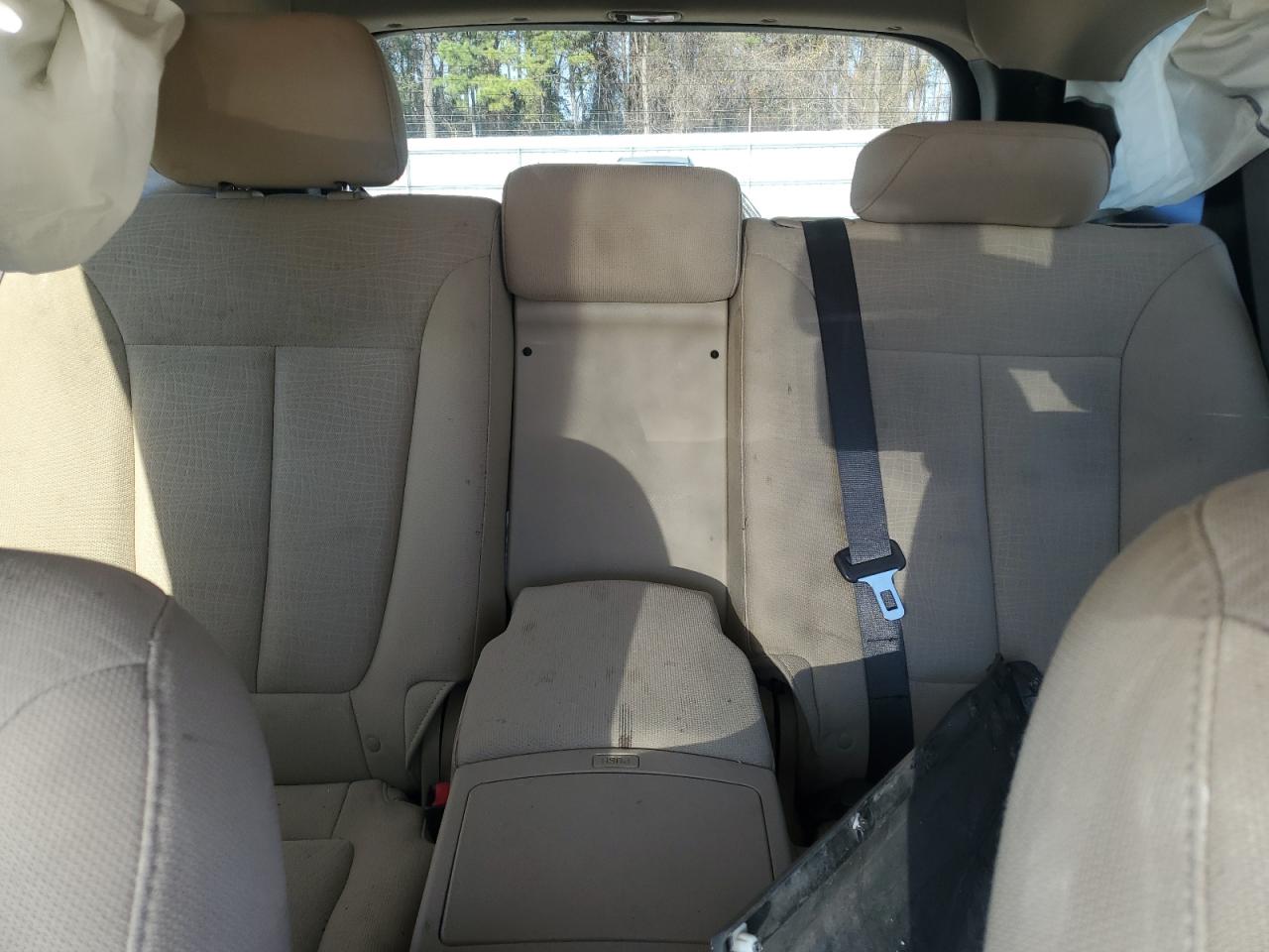 2010 Hyundai Santa Fe - Image 10