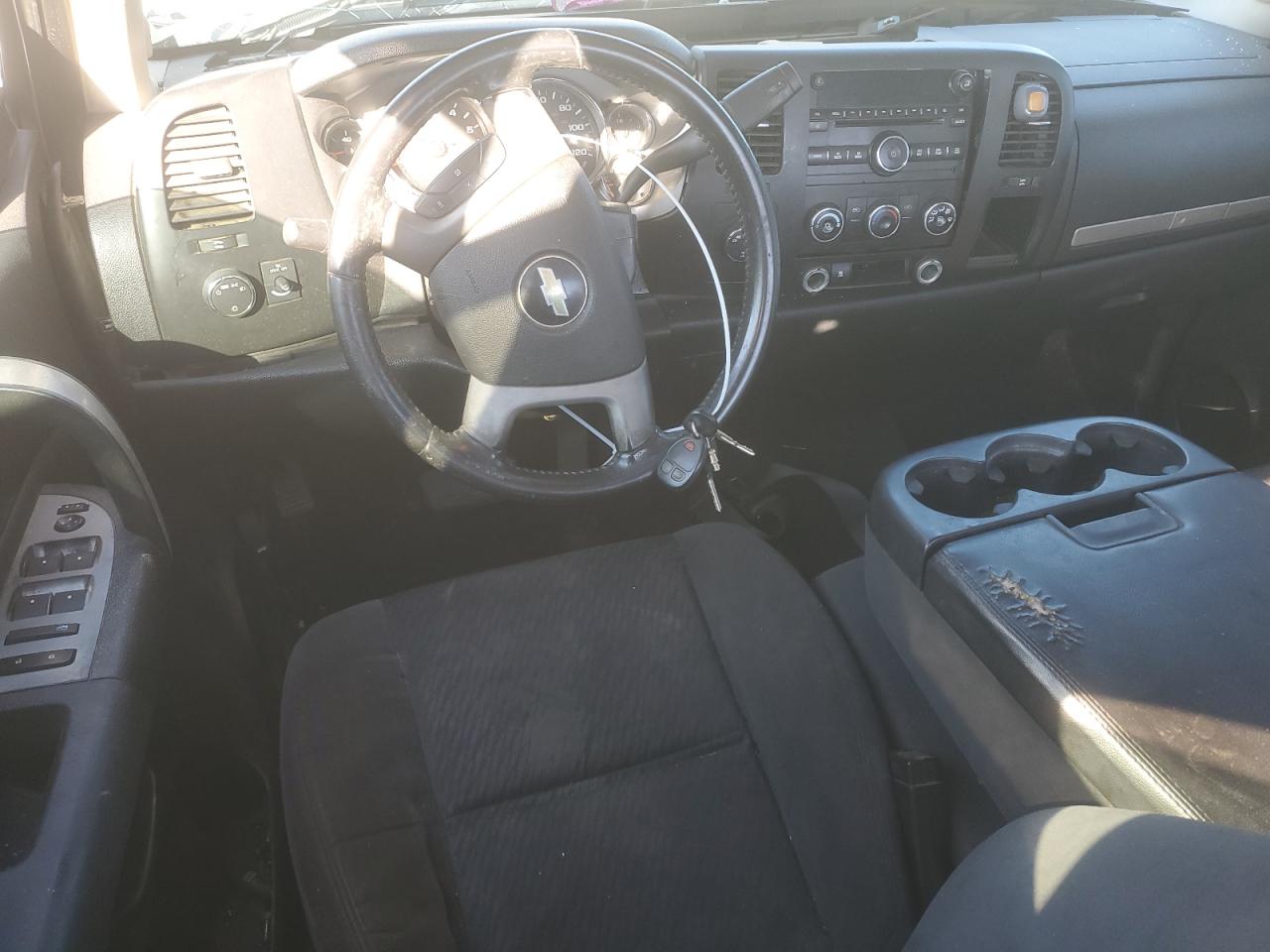 2009 Chevrolet Silverado - Image 8