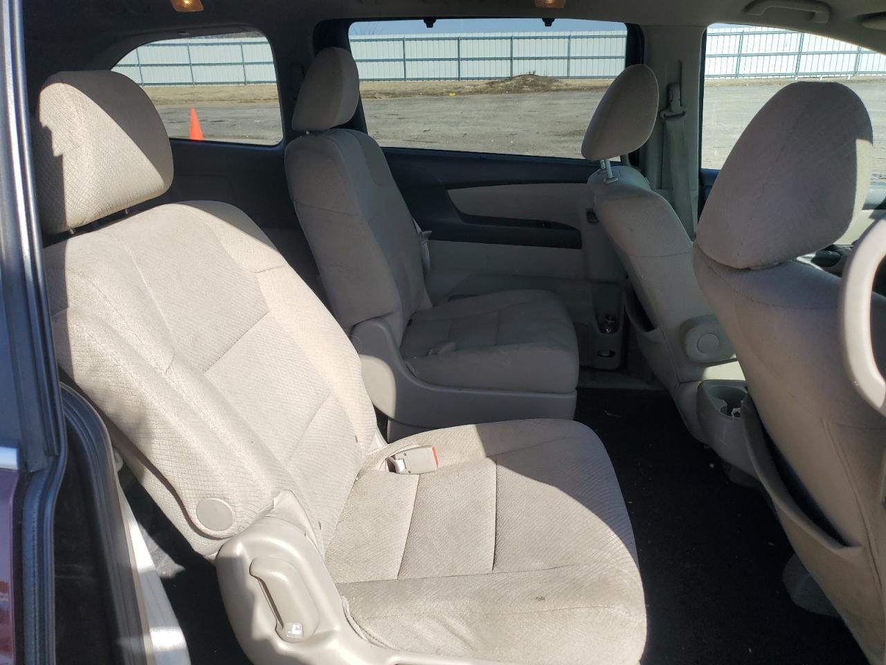 2015 Honda Odyssey - Image 11