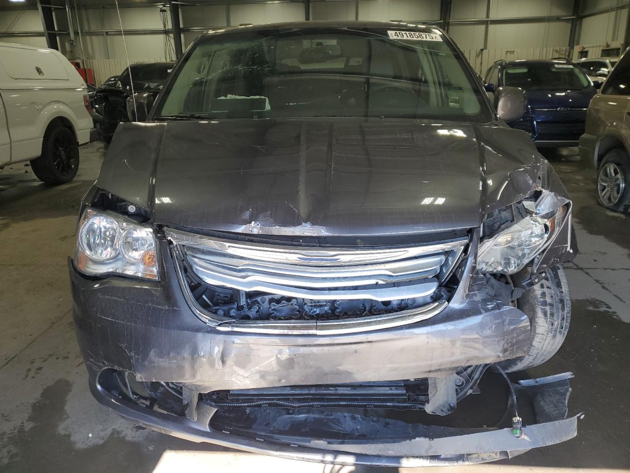 2015 Chrysler Town & Country - Image 5