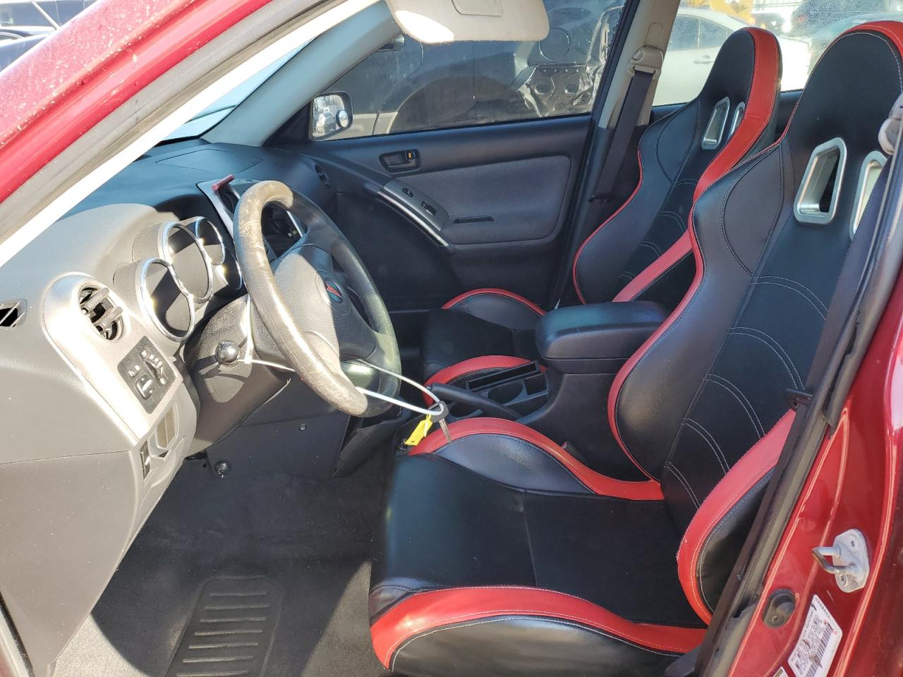 2004 Pontiac Vibe - Image 7
