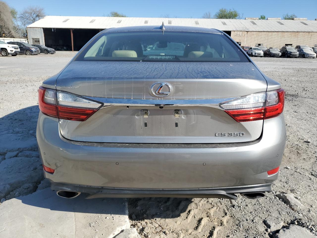 2016 Lexus ES - Image 6