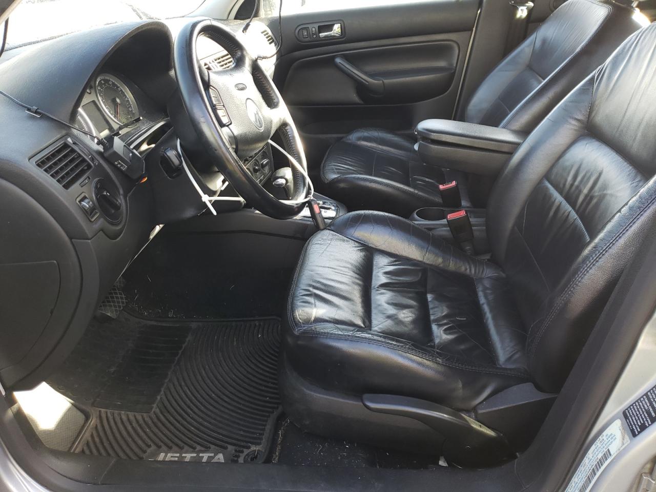 2004 Volkswagen Jetta - Image 7