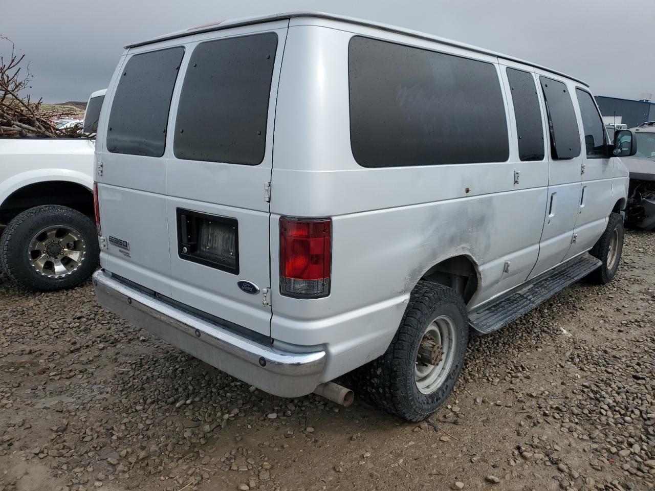 2008 Ford Econoline - Image 3