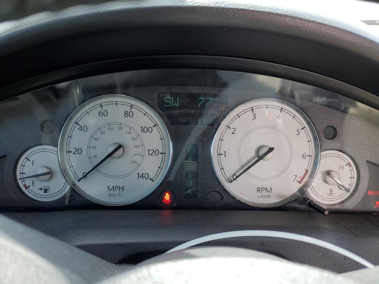 2006 Chrysler 300 - Image 9