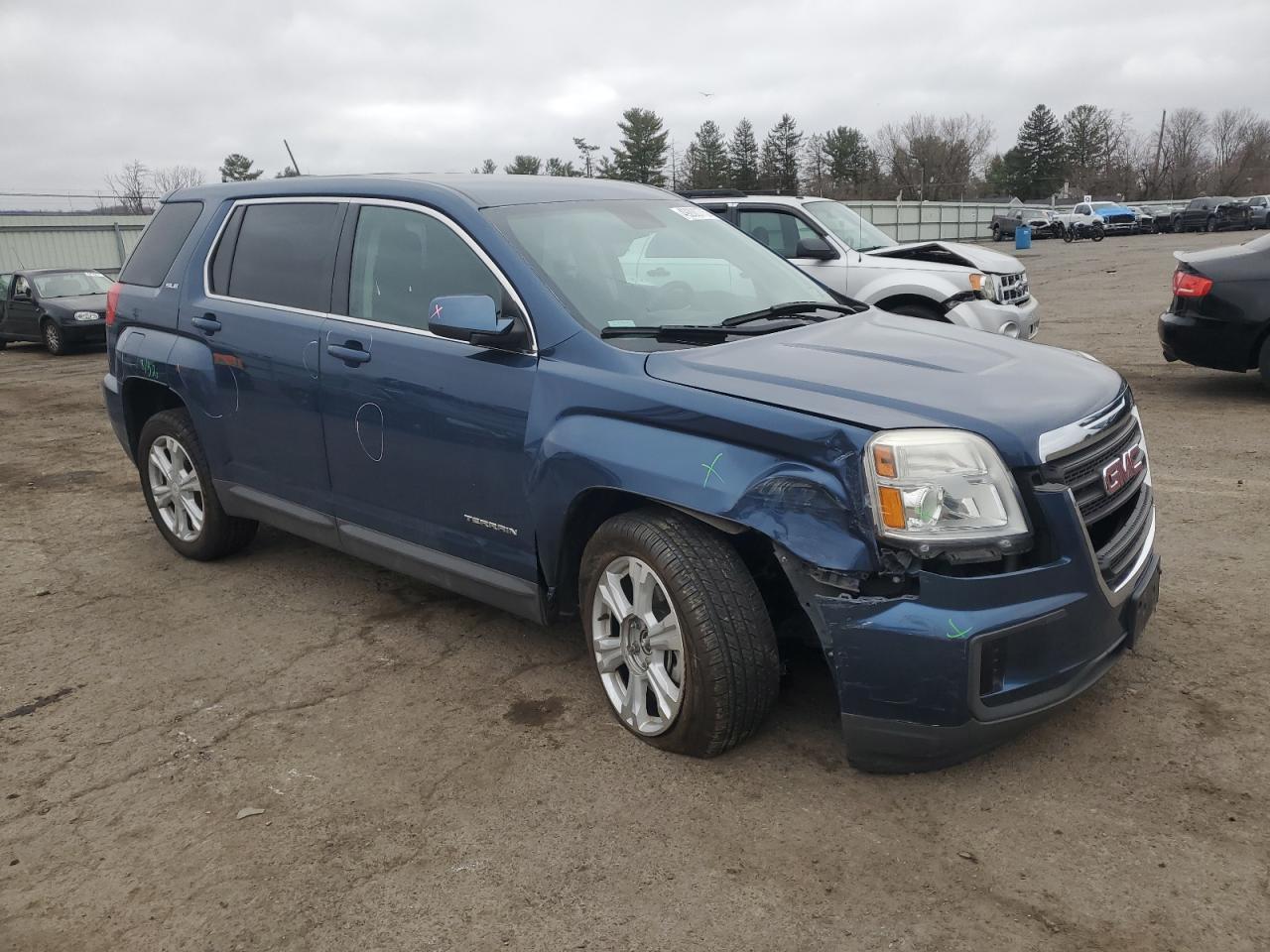 2017 GMC Terrain - Image 4