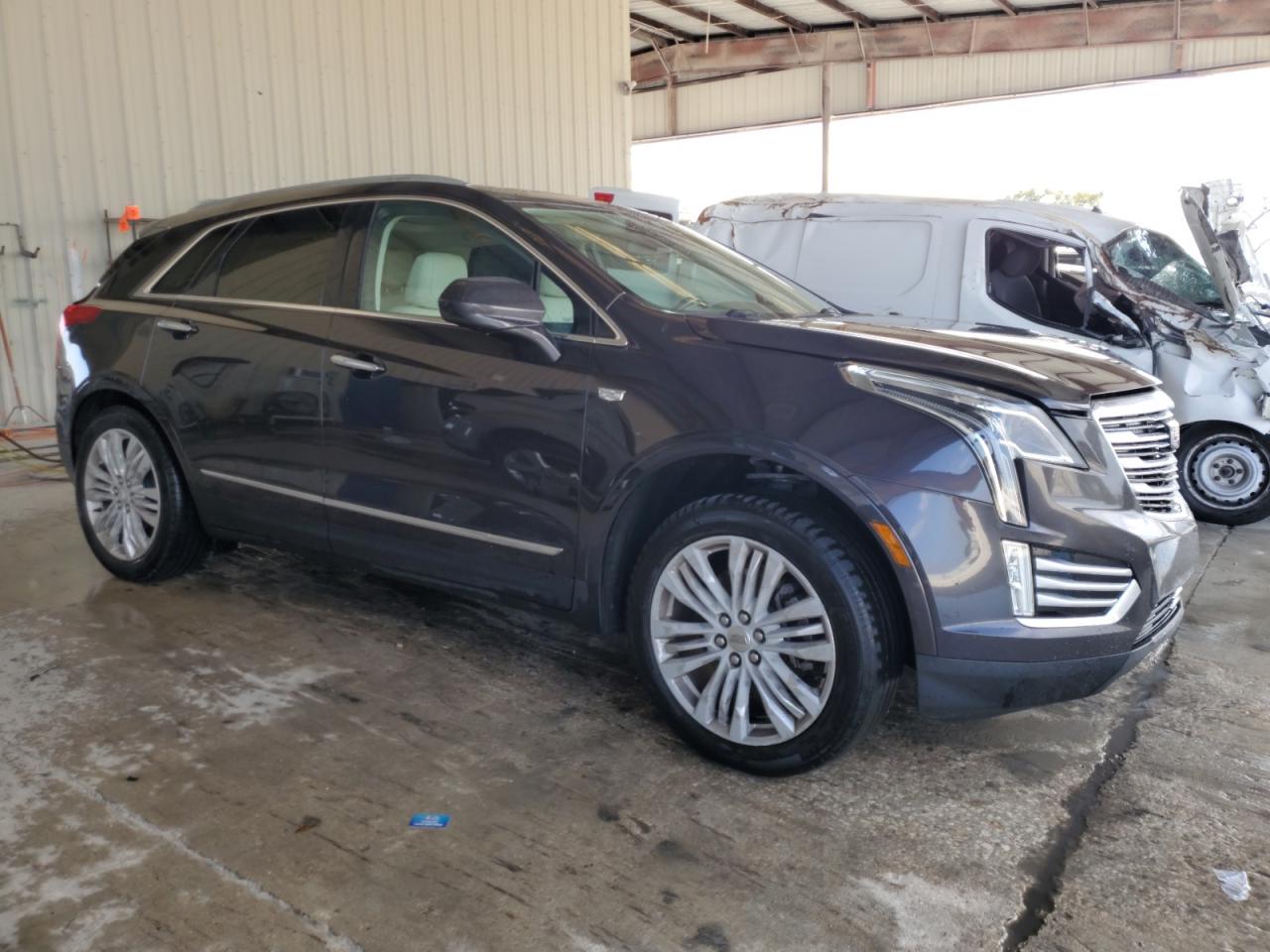 2018 Cadillac XT5 - Image 4