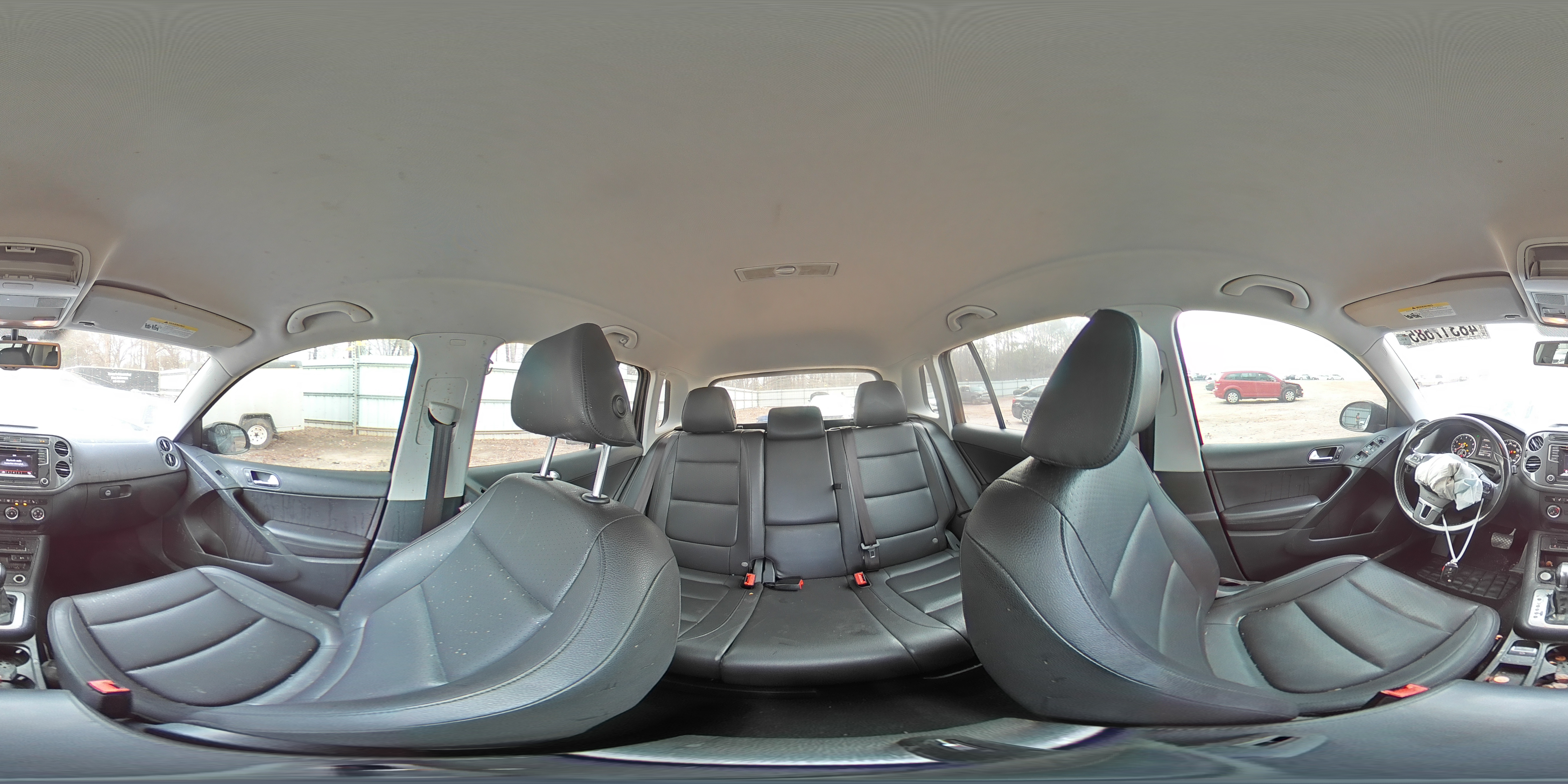 2016 Volkswagen Tiguan - Image 14