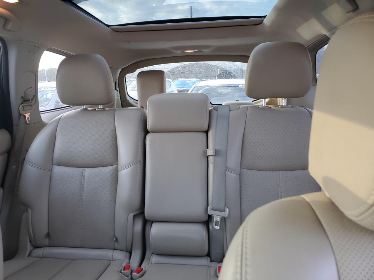 2014 Nissan Pathfinder - Image 10