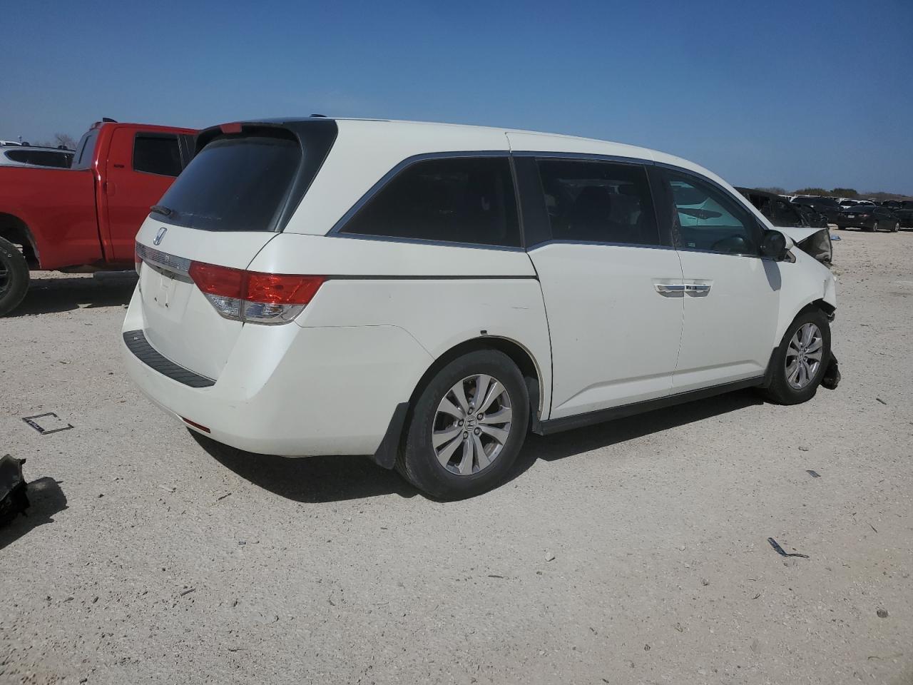 2015 Honda Odyssey - Image 3