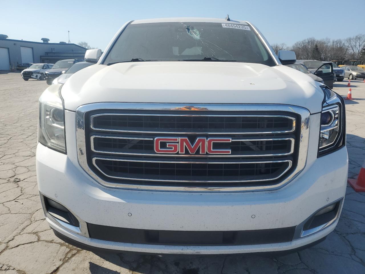2015 GMC Yukon - Image 5