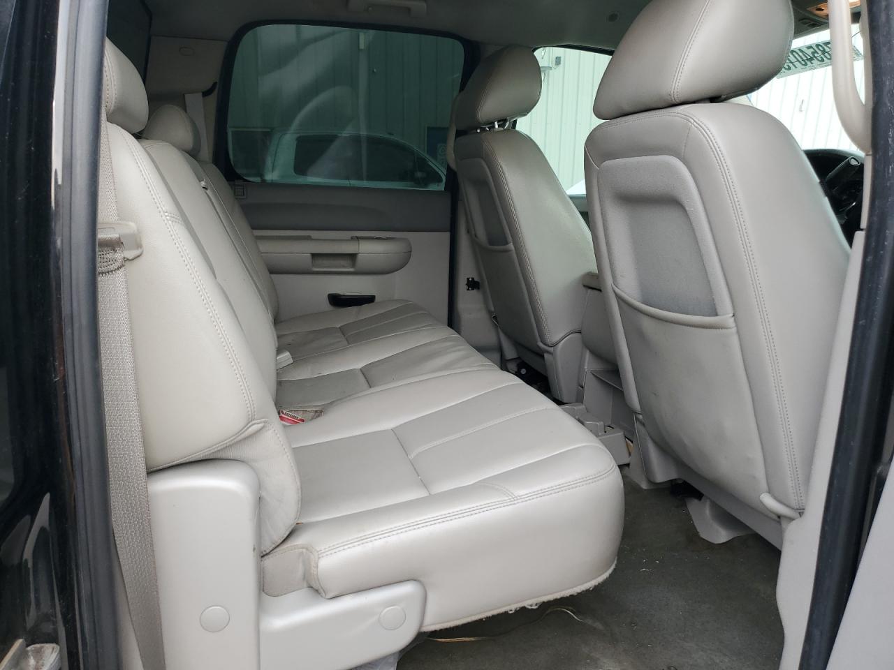 2011 GMC Sierra - Image 10