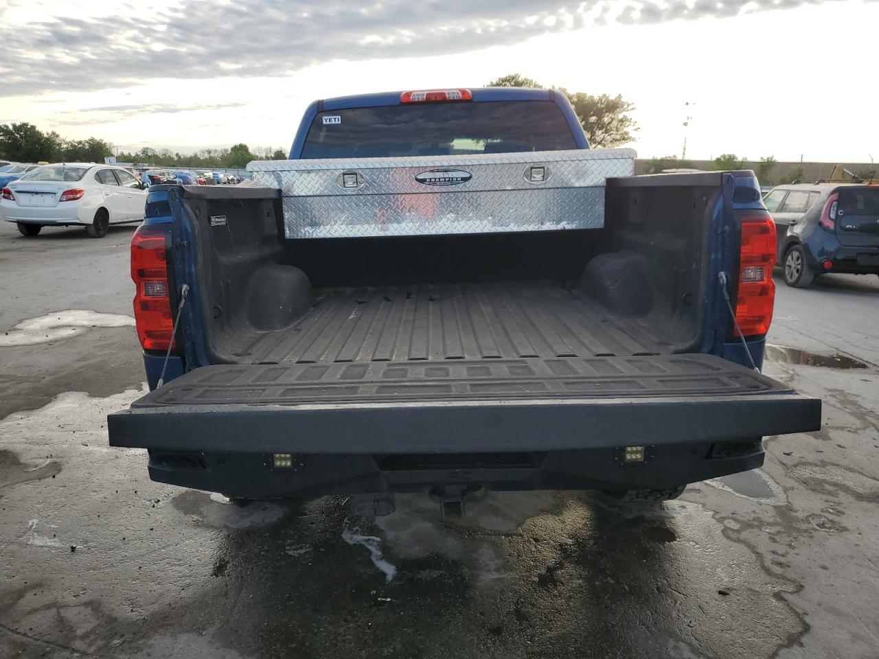 2015 Chevrolet Silverado - Image 6