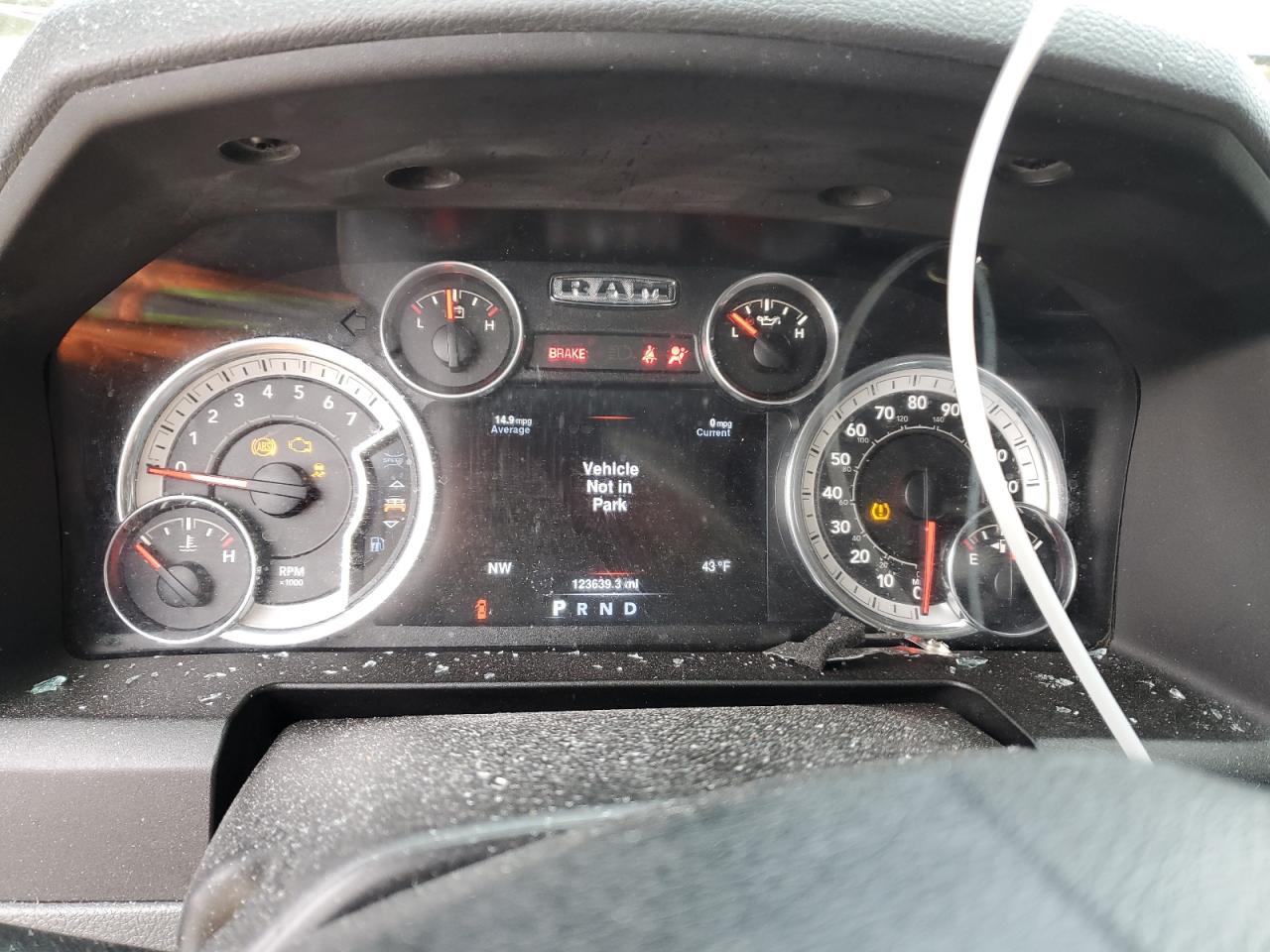 2016 RAM 1500 - Image 9