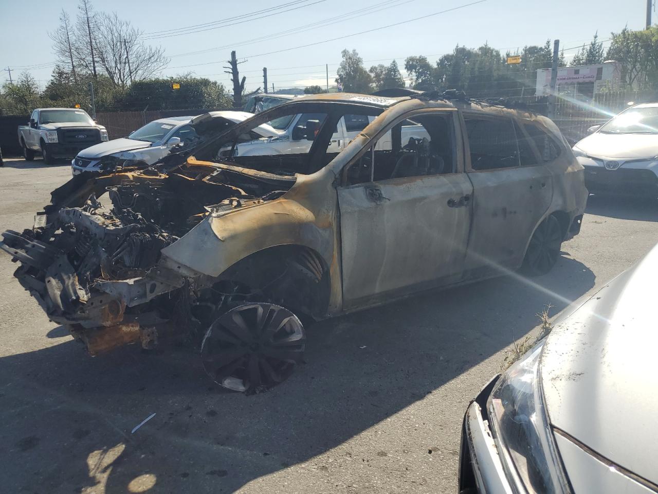 2019 Subaru Outback 2.5I Limited for Sale in San Martin, CA - Burn