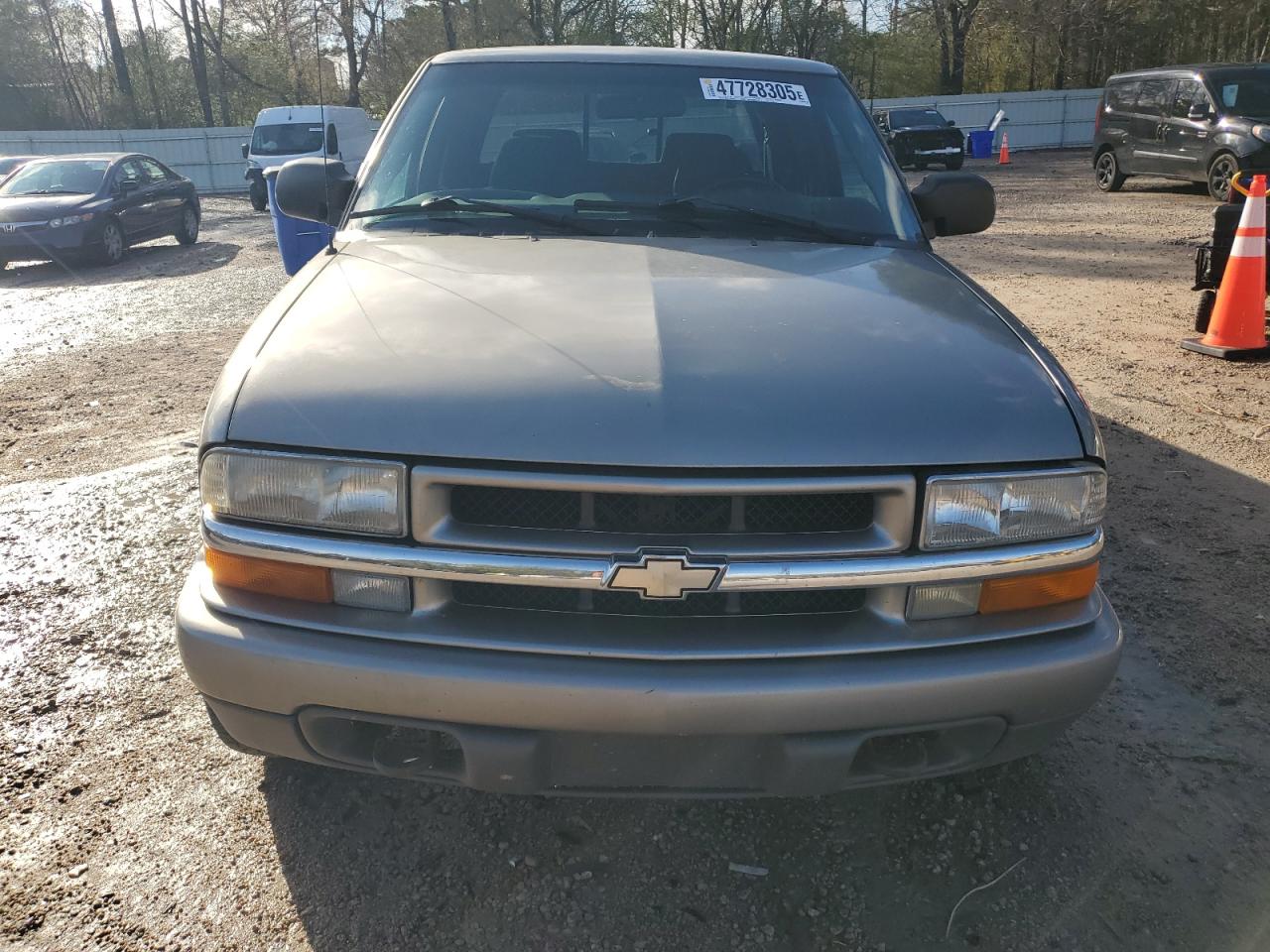2003 Chevrolet S-10 Pickup - Image 5