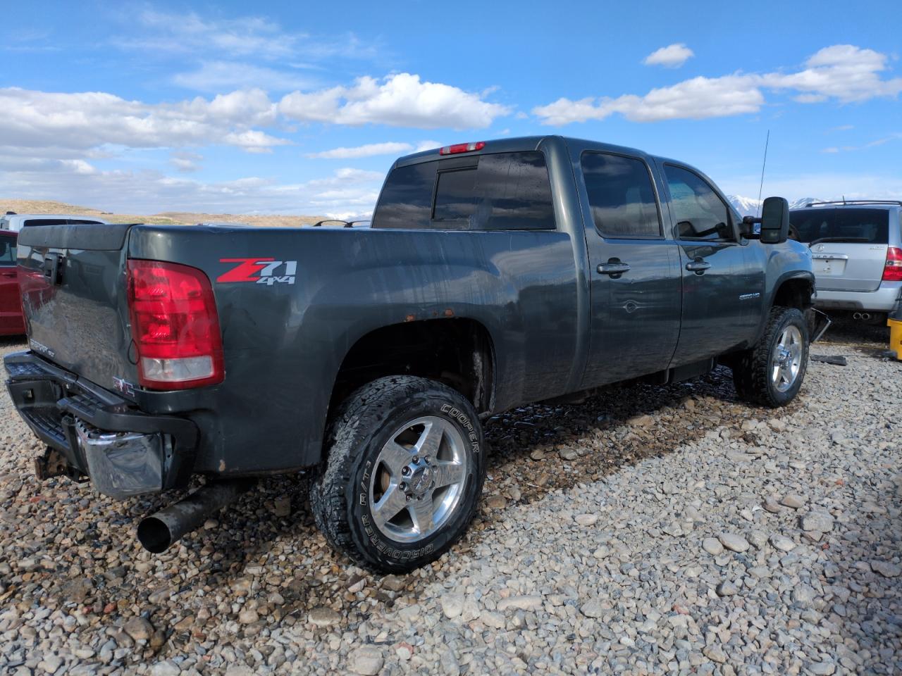 2011 GMC Sierra - Image 3