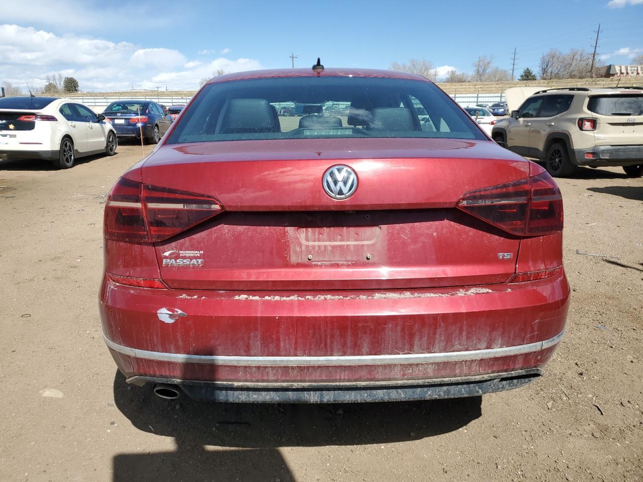 2018 Volkswagen Passat - Image 6