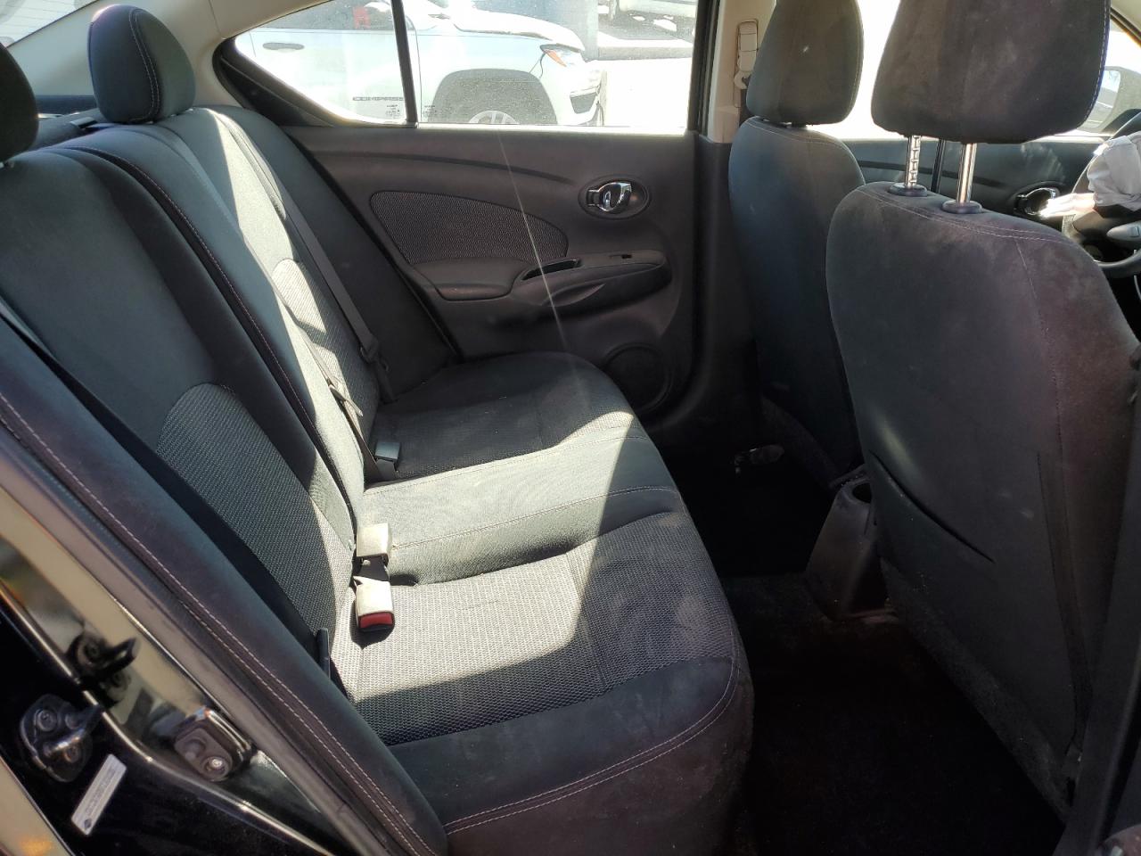 2015 Nissan Versa - Image 11