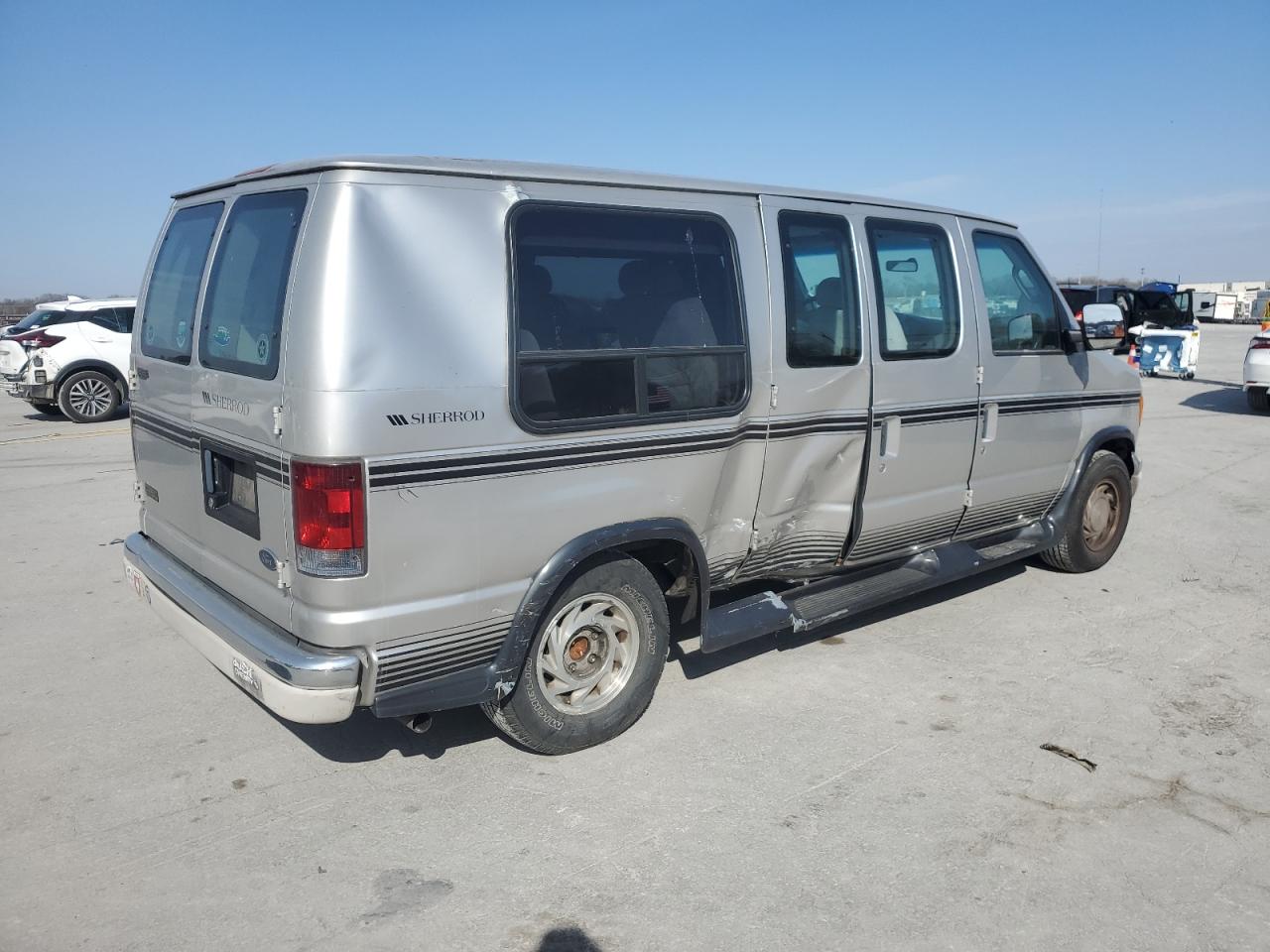 2003 Ford Econoline - Image 3