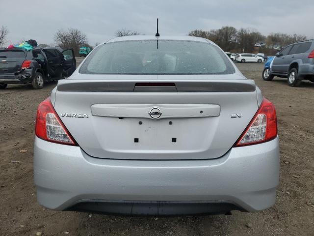  NISSAN VERSA 2019 Сріблястий