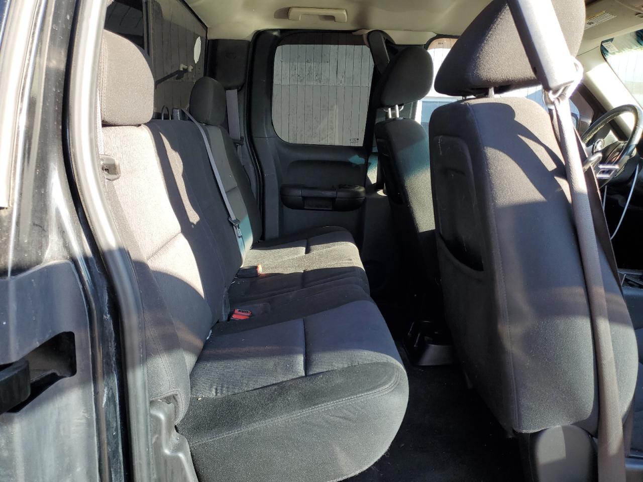 2011 GMC Sierra - Image 11