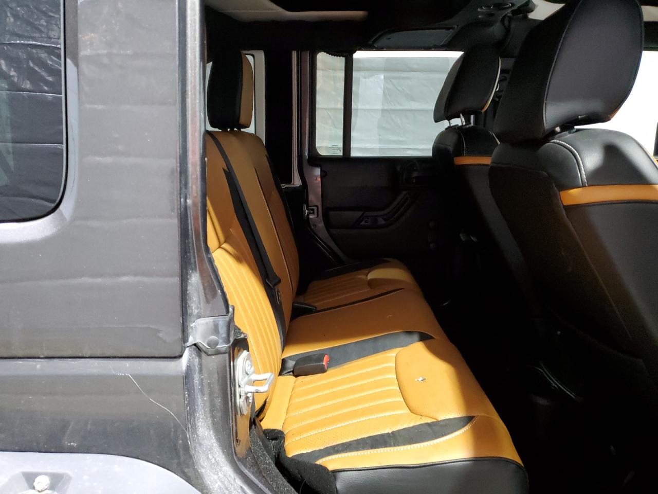 2016 Jeep Wrangler - Image 12