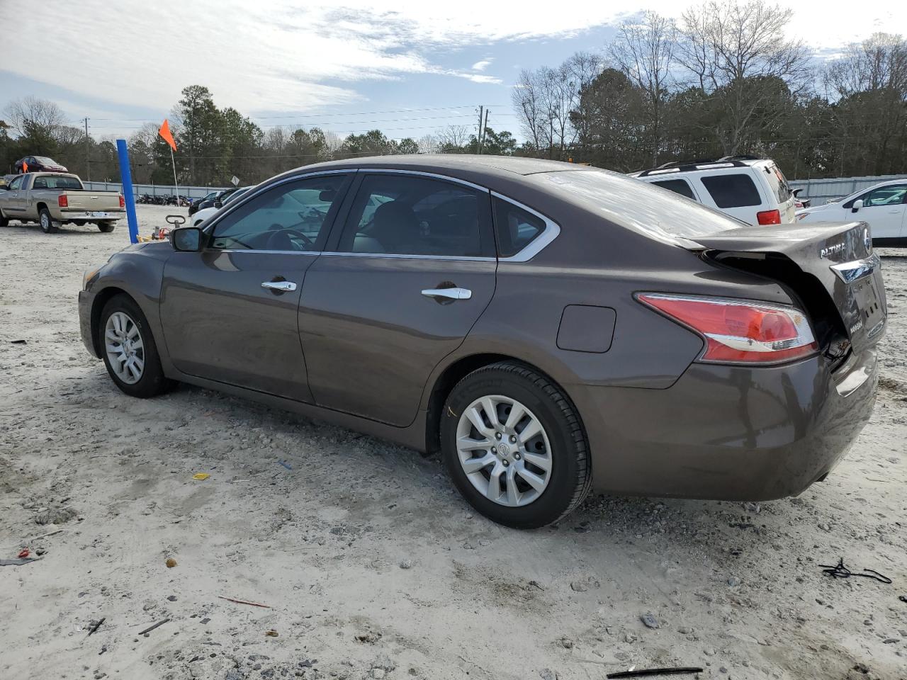 2015 Nissan Altima - Image 2