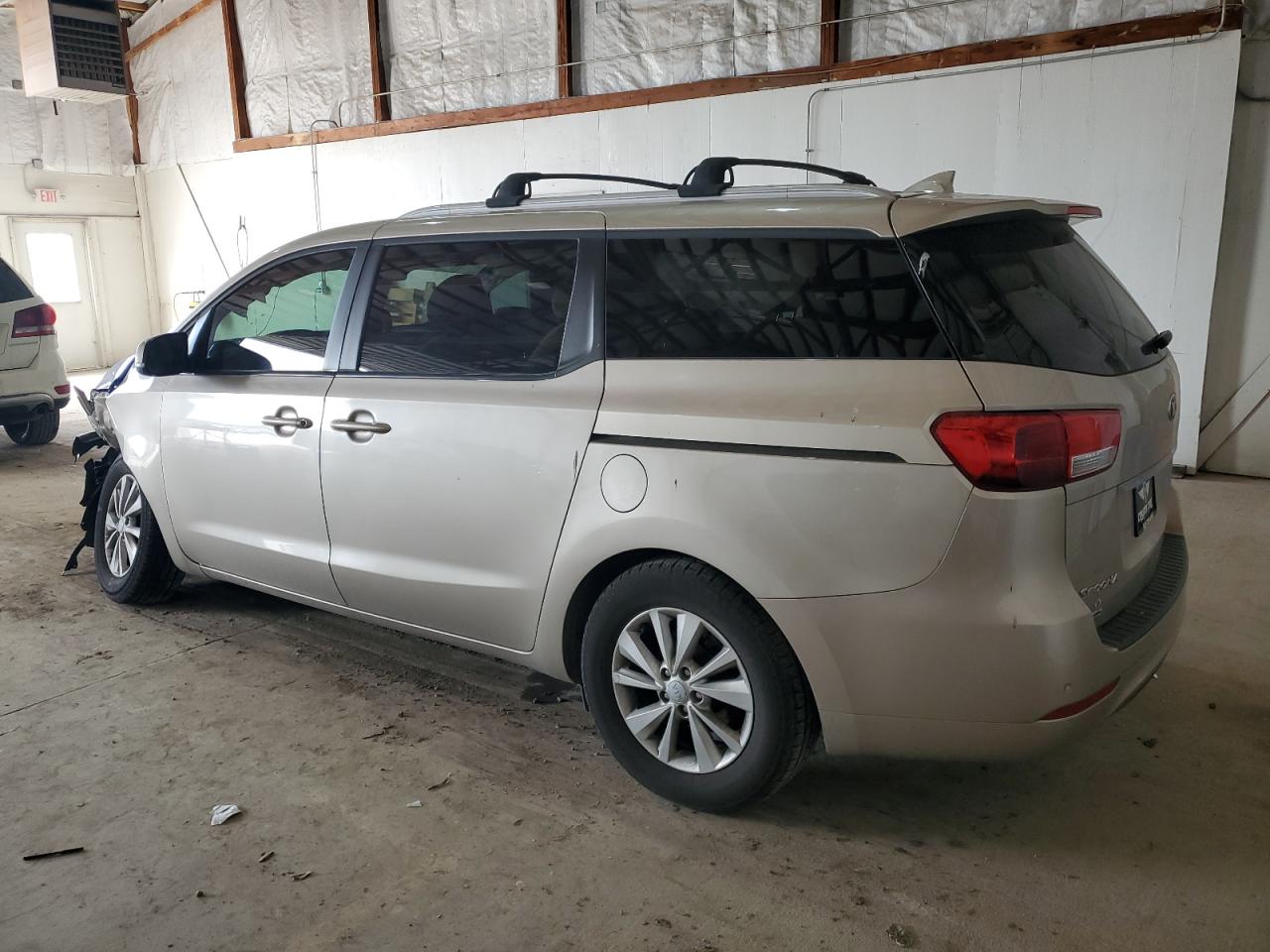2016 Kia Sedona - Image 2