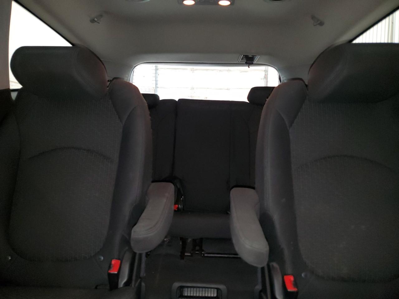 2011 Chevrolet Traverse - Image 10