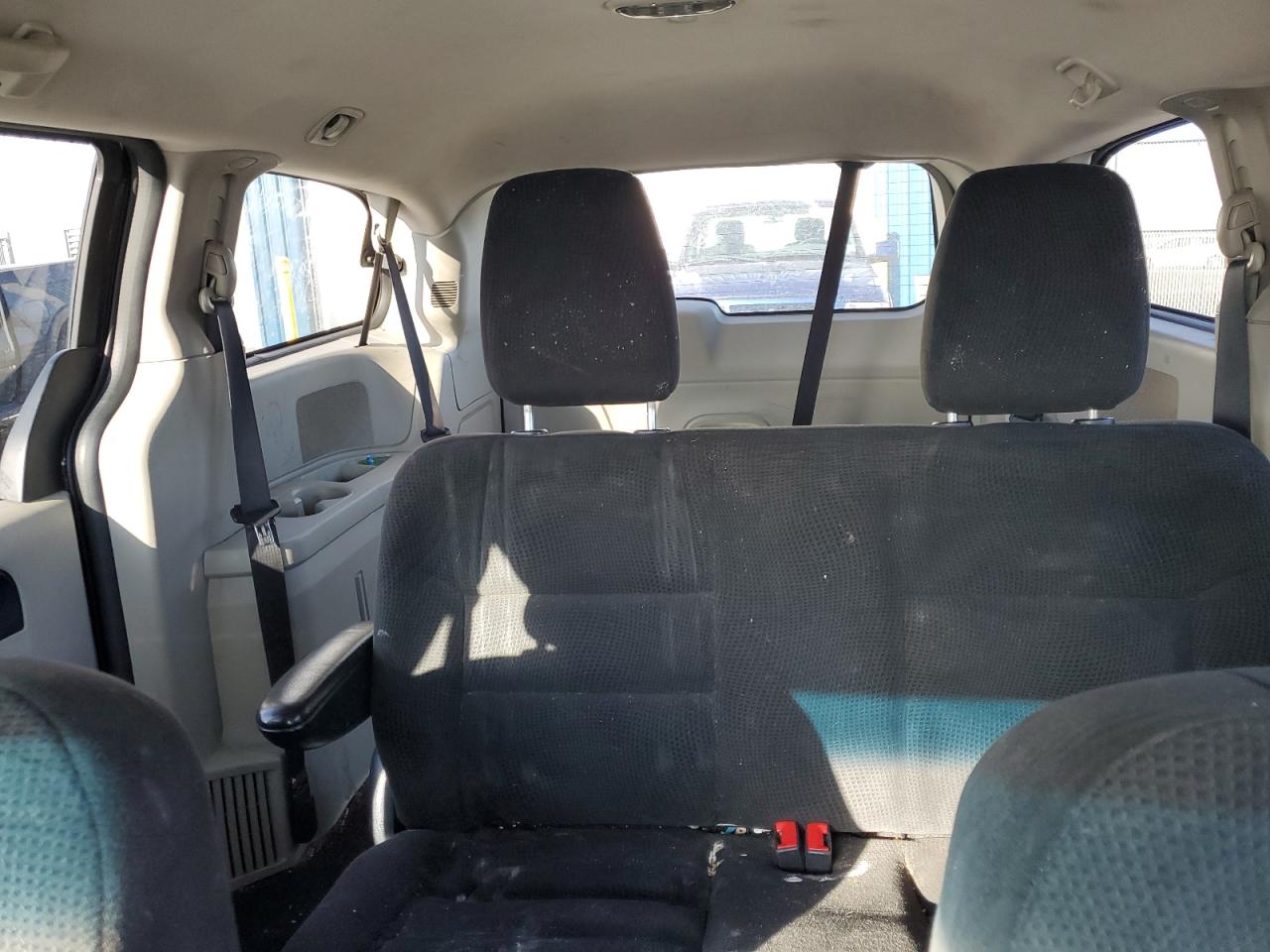 2016 Dodge Caravan - Image 10