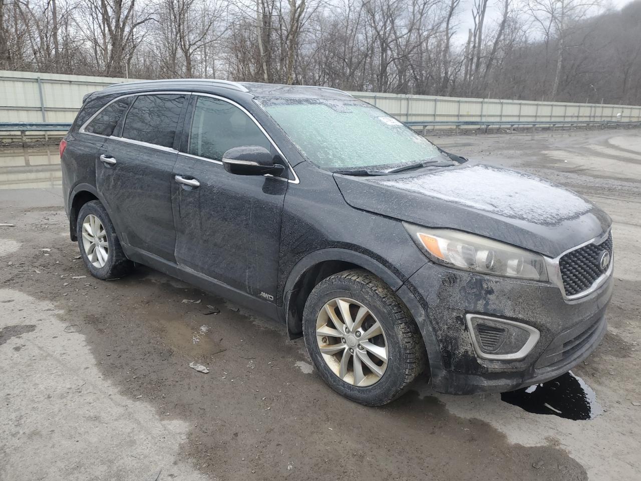 2016 Kia Sorento - Image 4