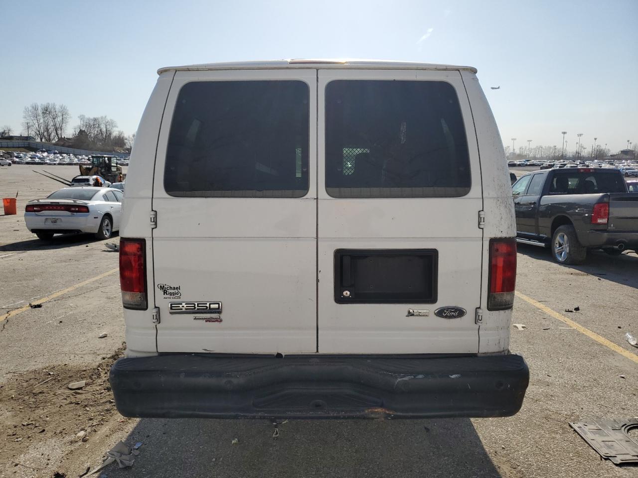 2013 Ford Econoline - Image 6