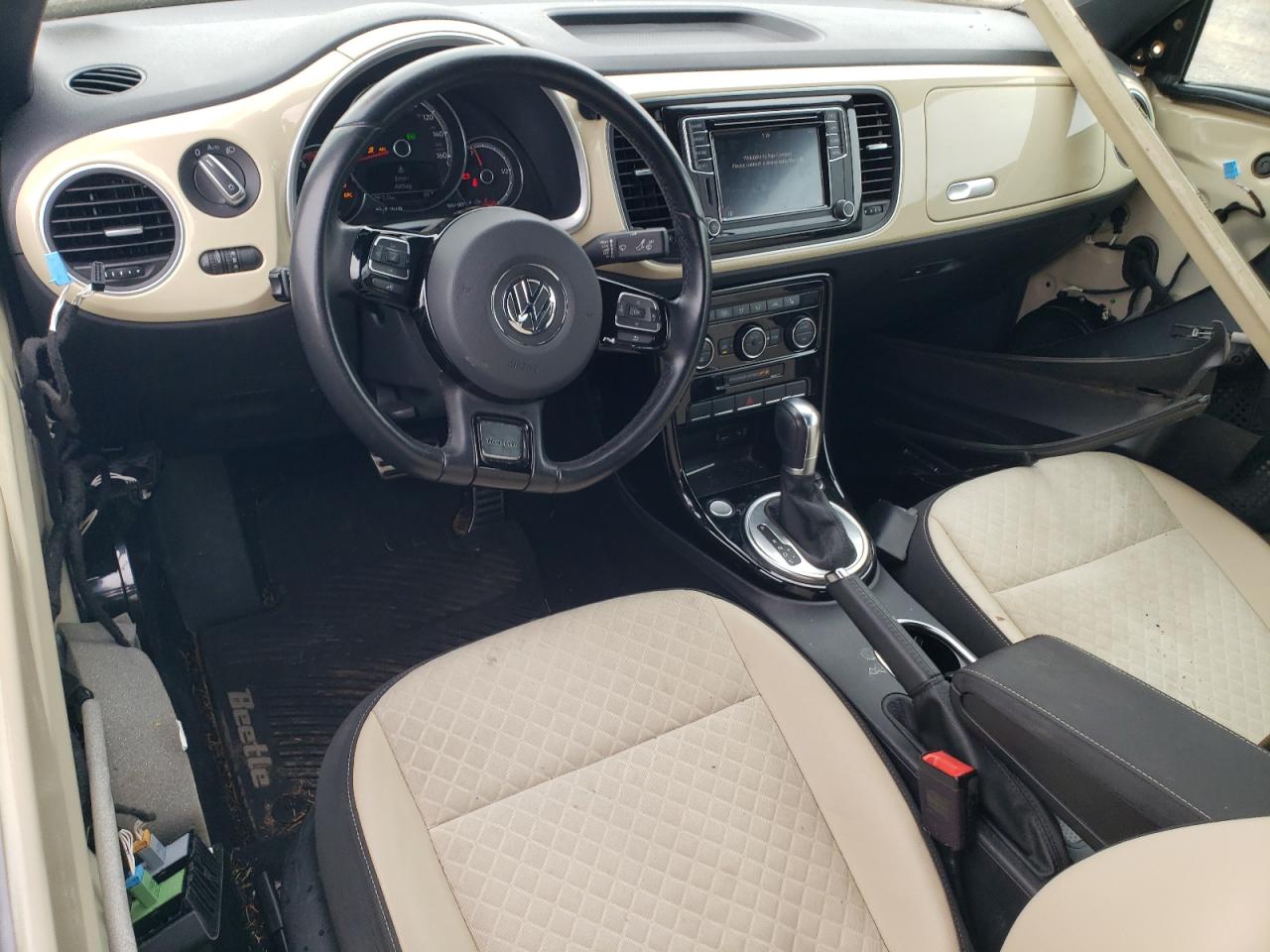 2019 Volkswagen Beetle - Image 8