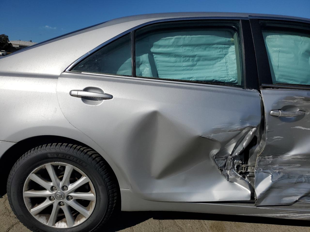 2011 Toyota Camry - Image 10