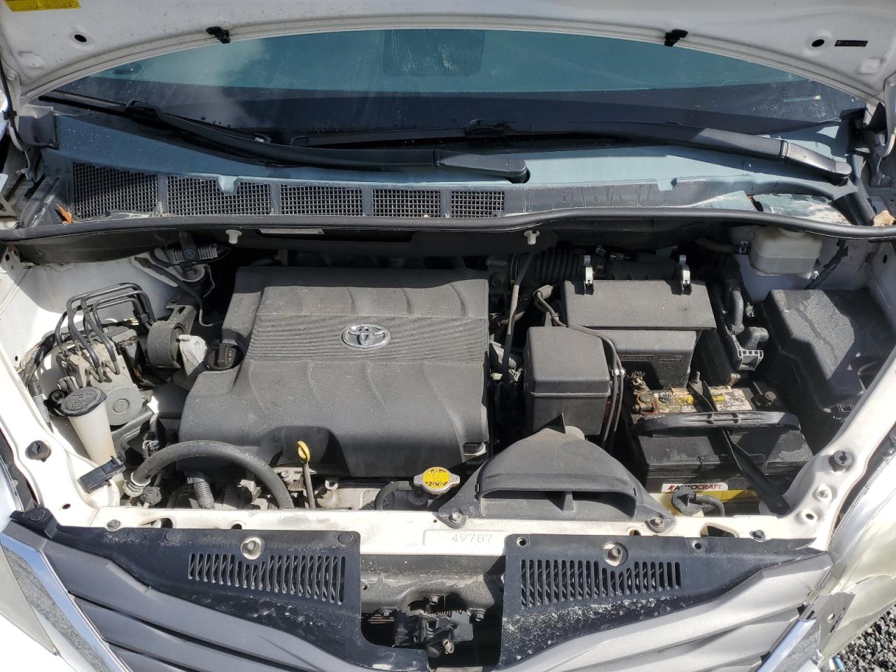 2013 Toyota Sienna - Image 12