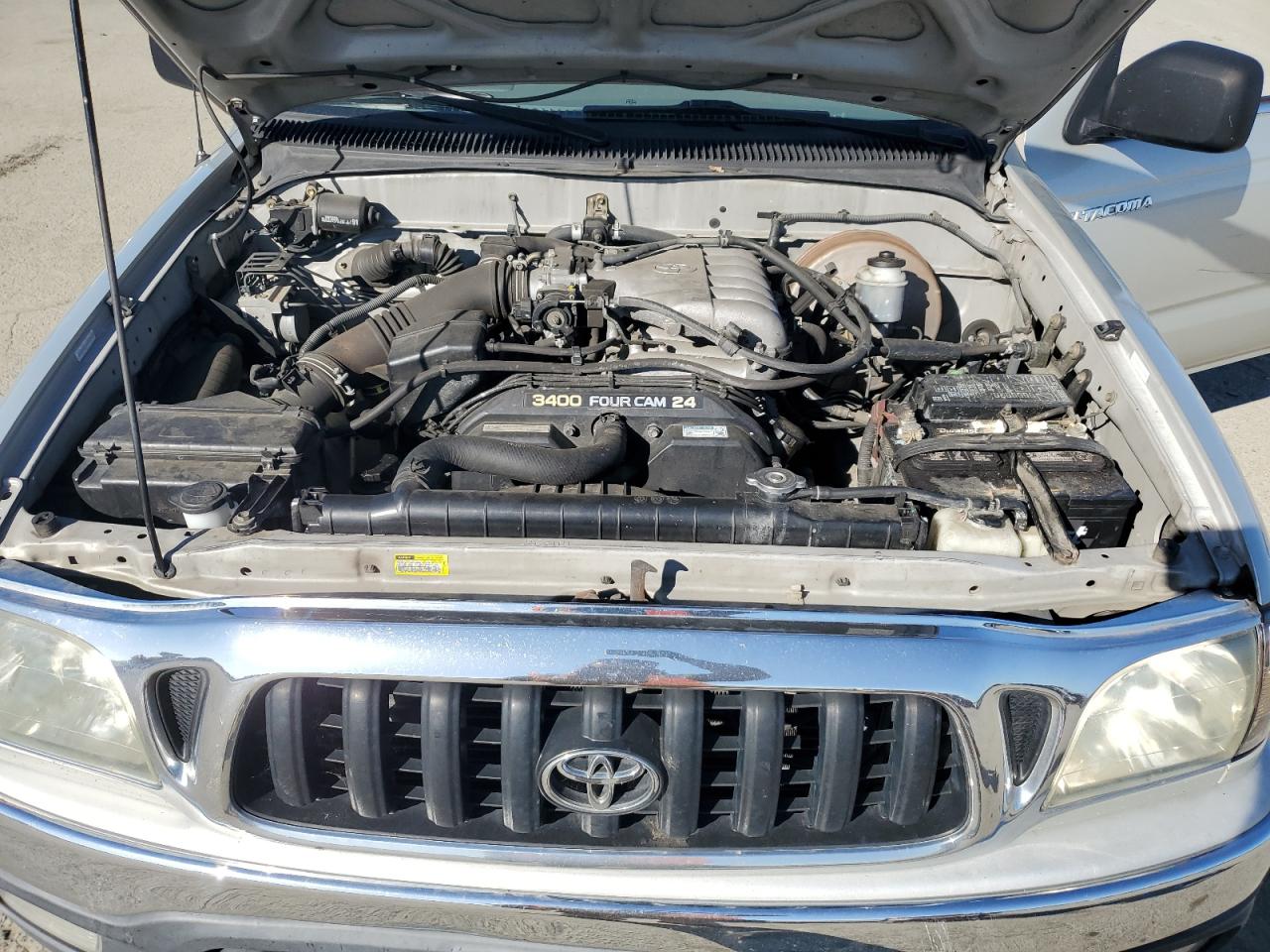 2004 Toyota Tacoma - Image 11