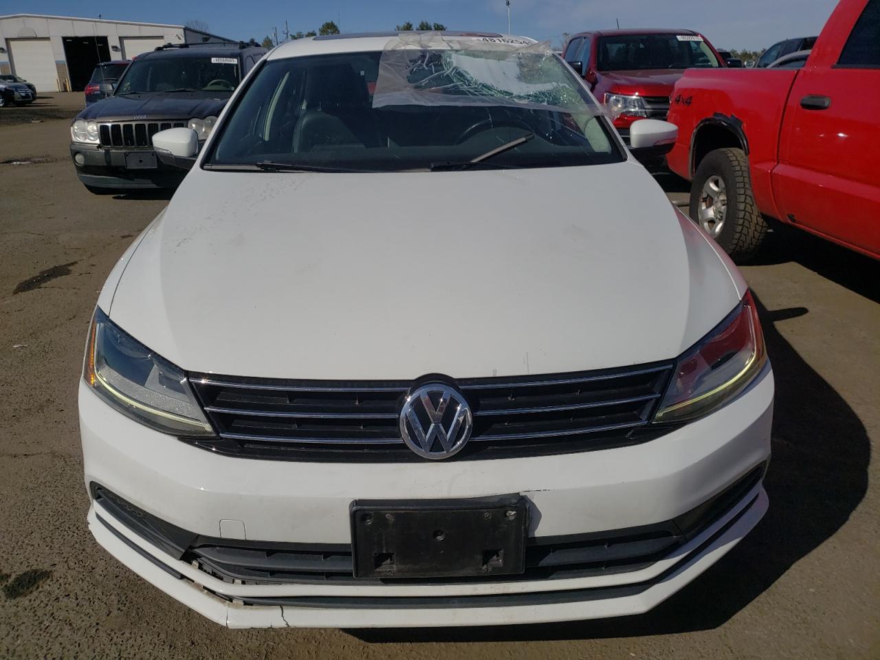 2017 Volkswagen Jetta - Image 5