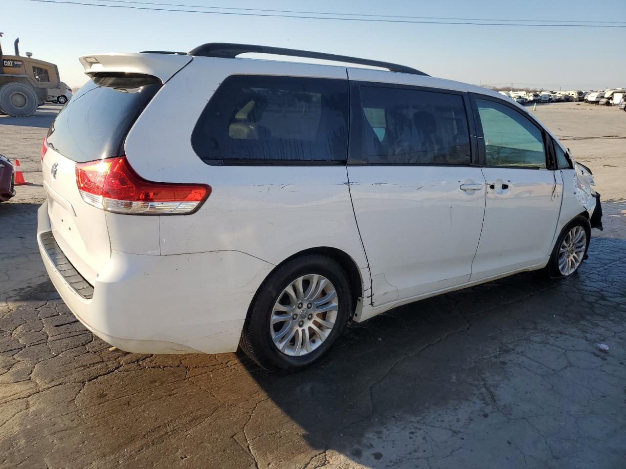 2012 Toyota Sienna - Image 3