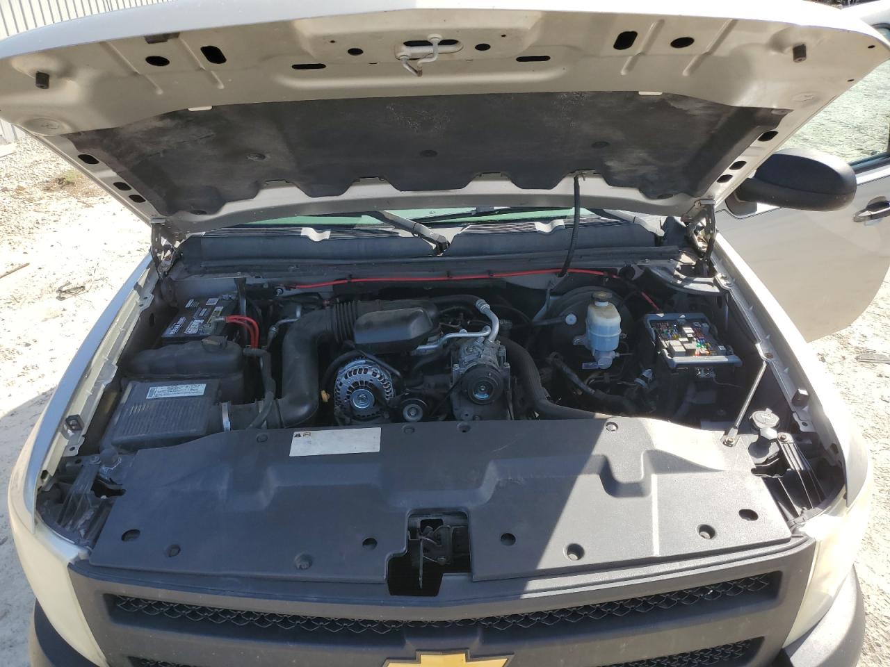 2008 Chevrolet Silverado - Image 12