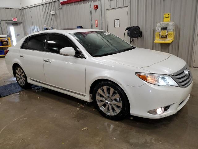 Sedans TOYOTA AVALON 2012 White