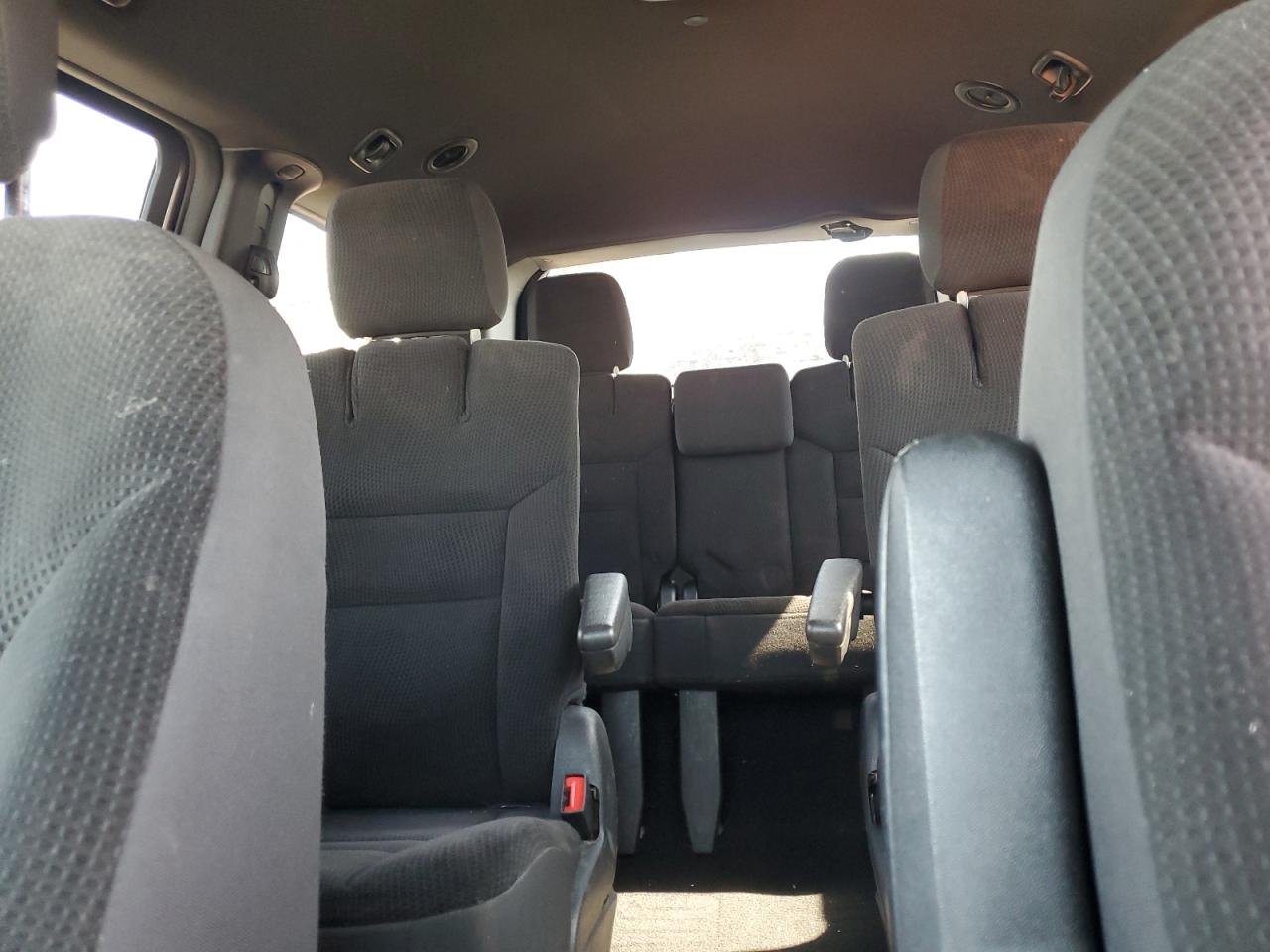 2018 Dodge Caravan - Image 10