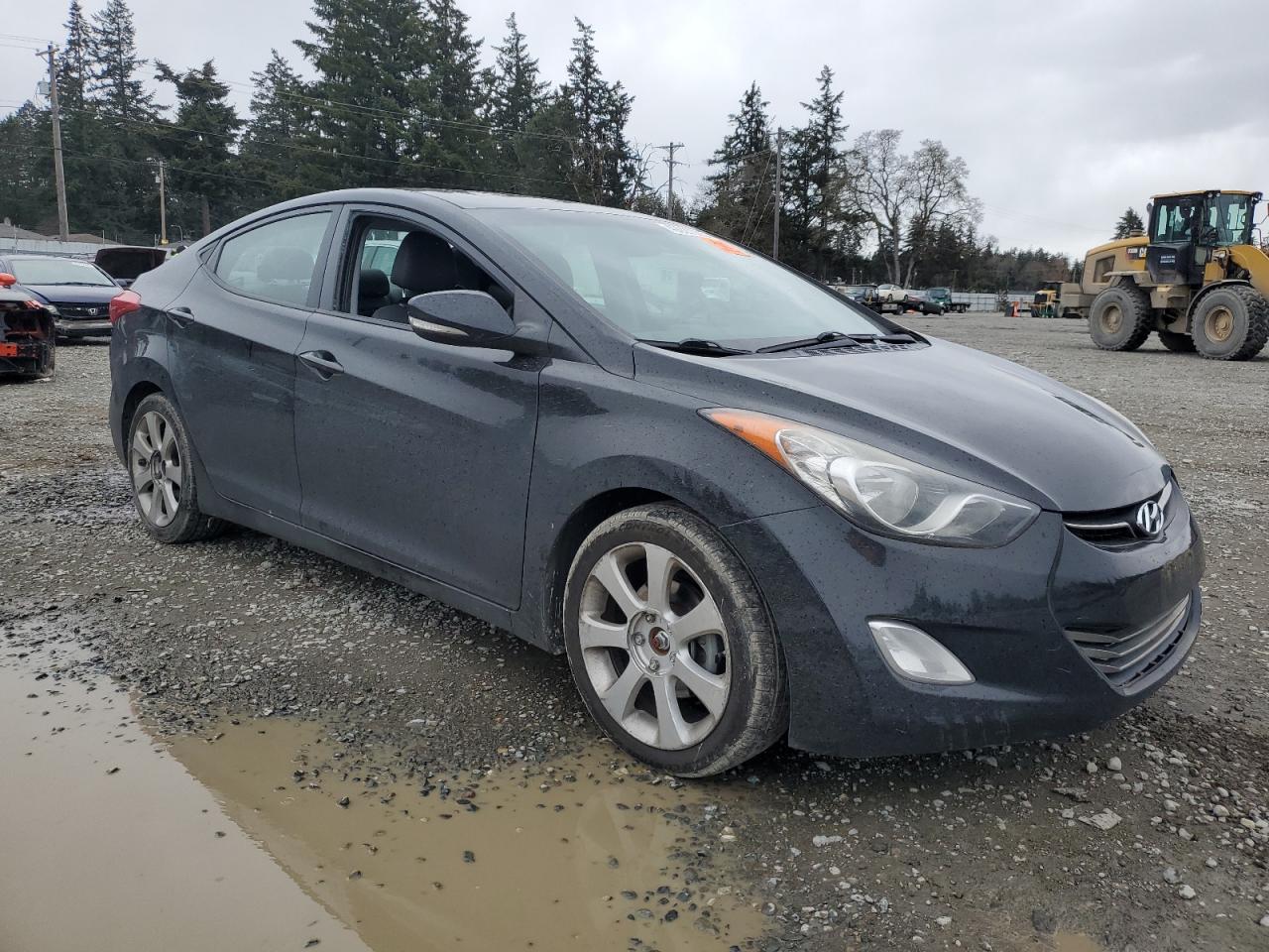2013 Hyundai Elantra - Image 4